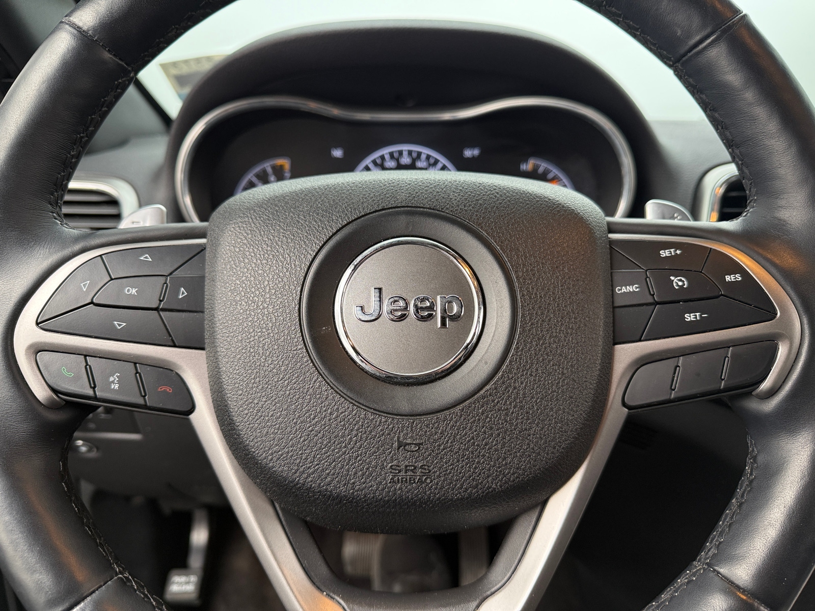 Thumbnail: 2017 Jeep Grand Cherokee - 4