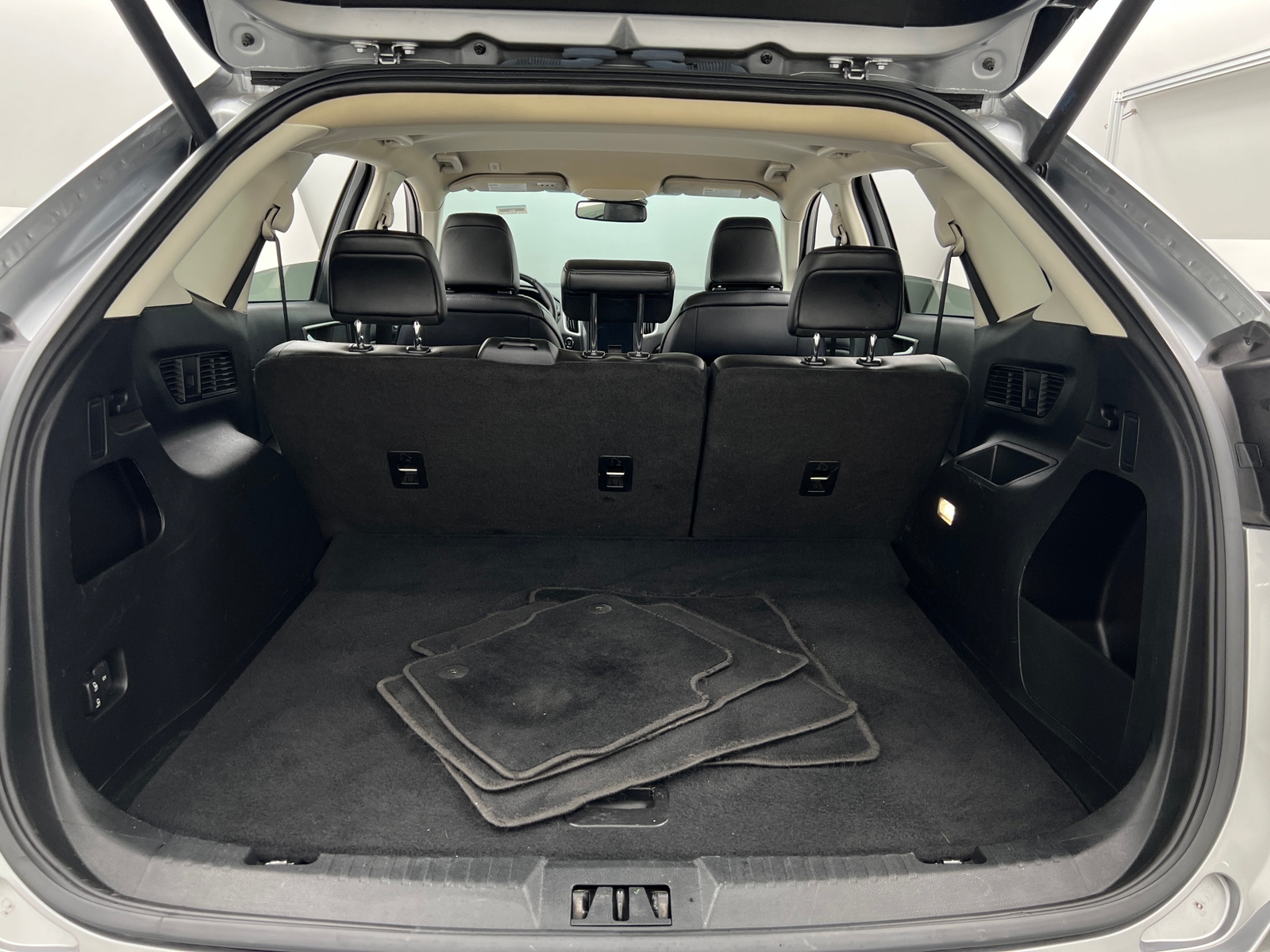 Thumbnail: 2023 Ford Edge - 6