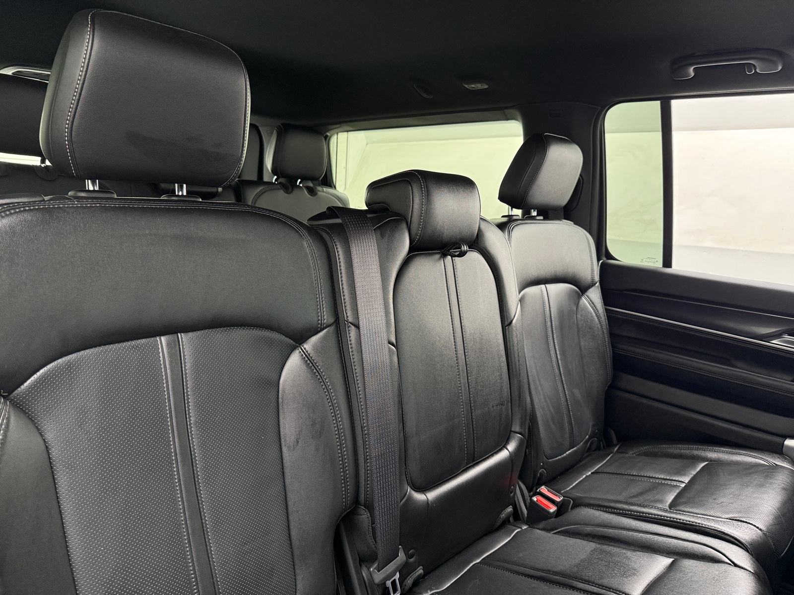 Thumbnail: 2024 Jeep Wagoneer - 5