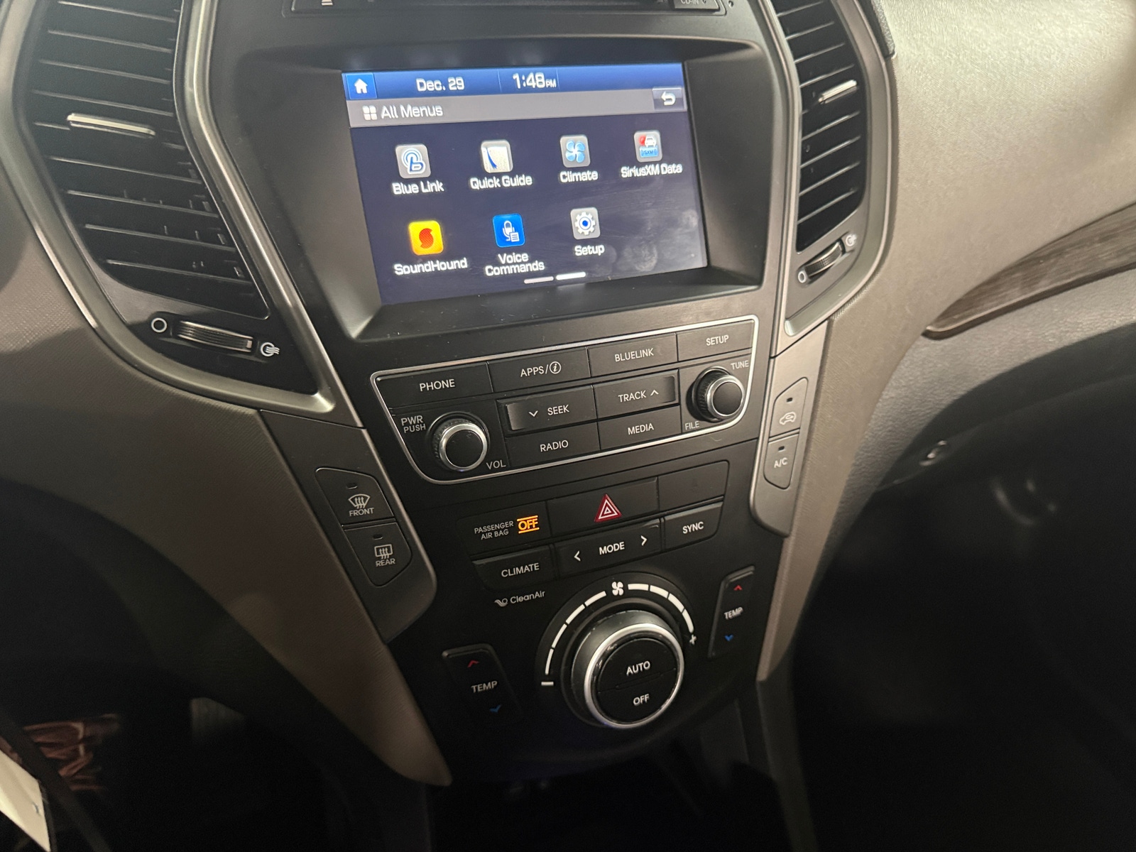 Thumbnail: 2017 Hyundai Santa Fe - 4