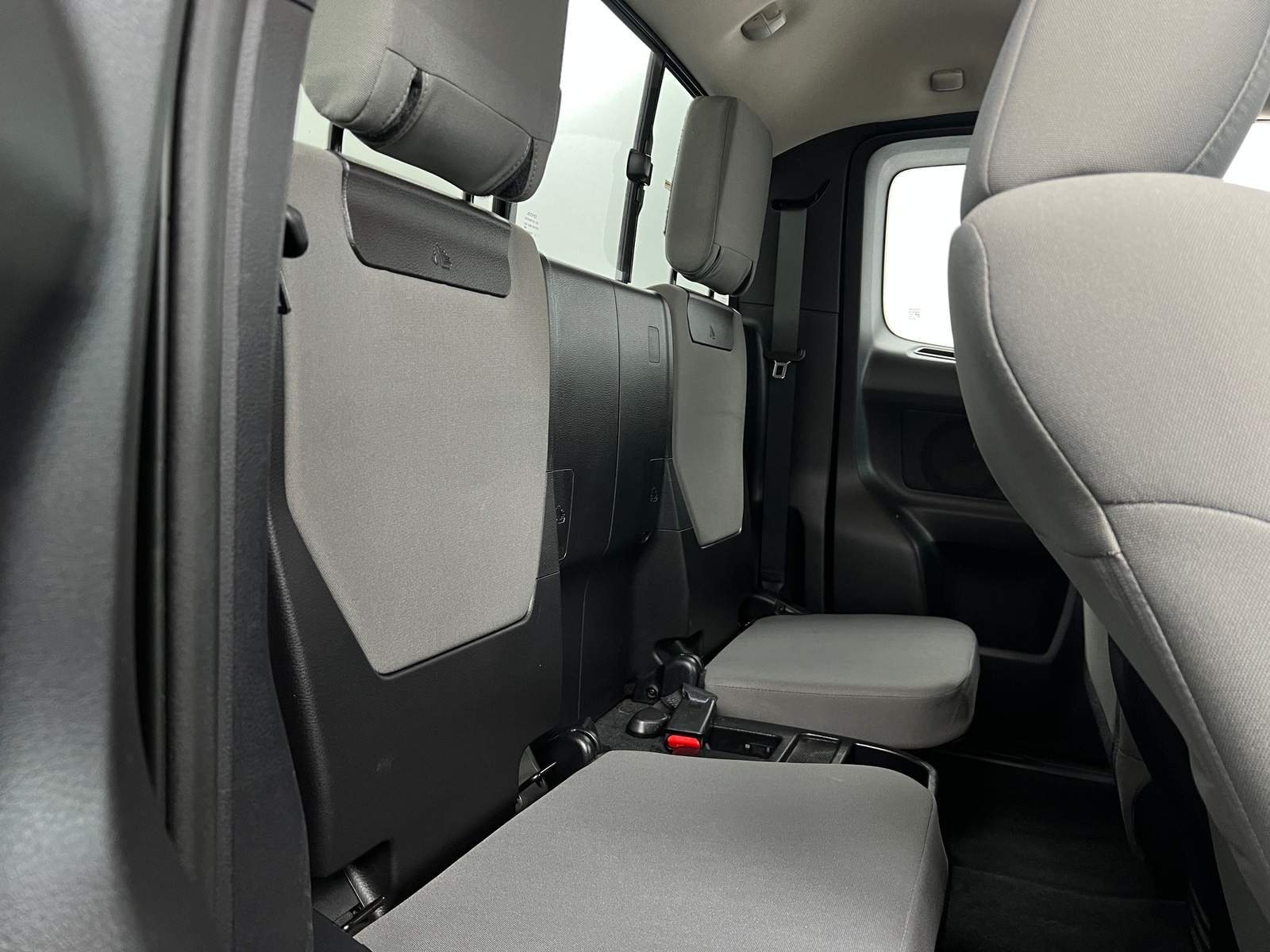 Thumbnail: 2016 Toyota Tacoma - 6