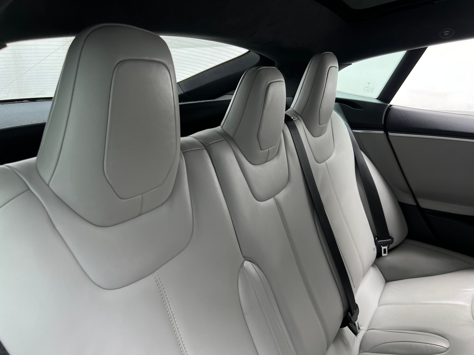 Thumbnail: 2015 Tesla Model S - 5