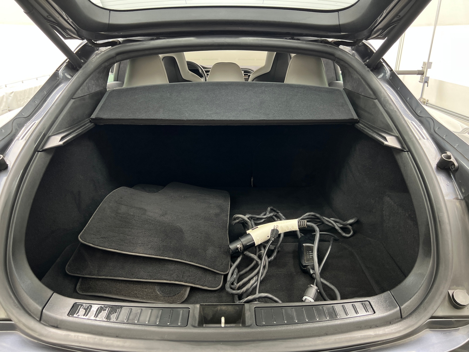 Thumbnail: 2015 Tesla Model S - 6