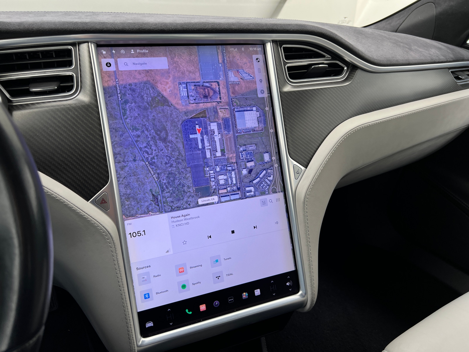 Thumbnail: 2015 Tesla Model S - 3