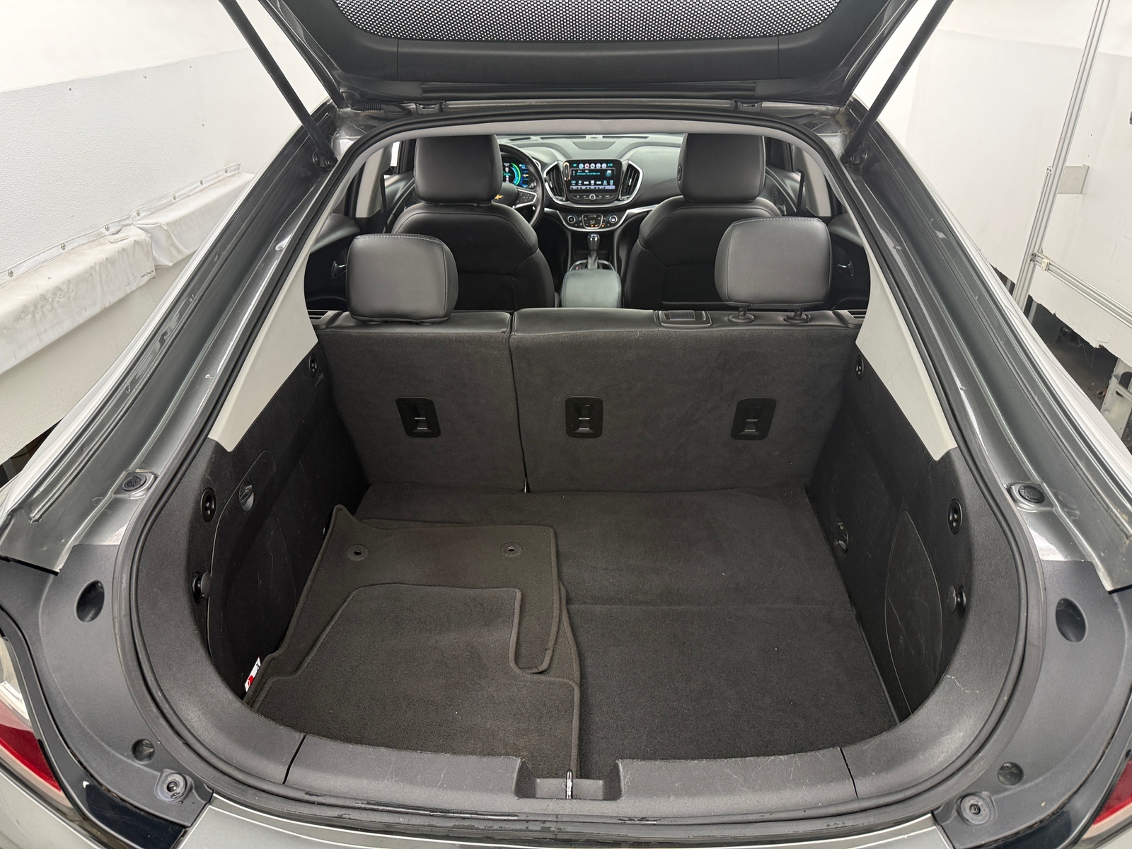 Thumbnail: 2017 Chevrolet Volt - 6