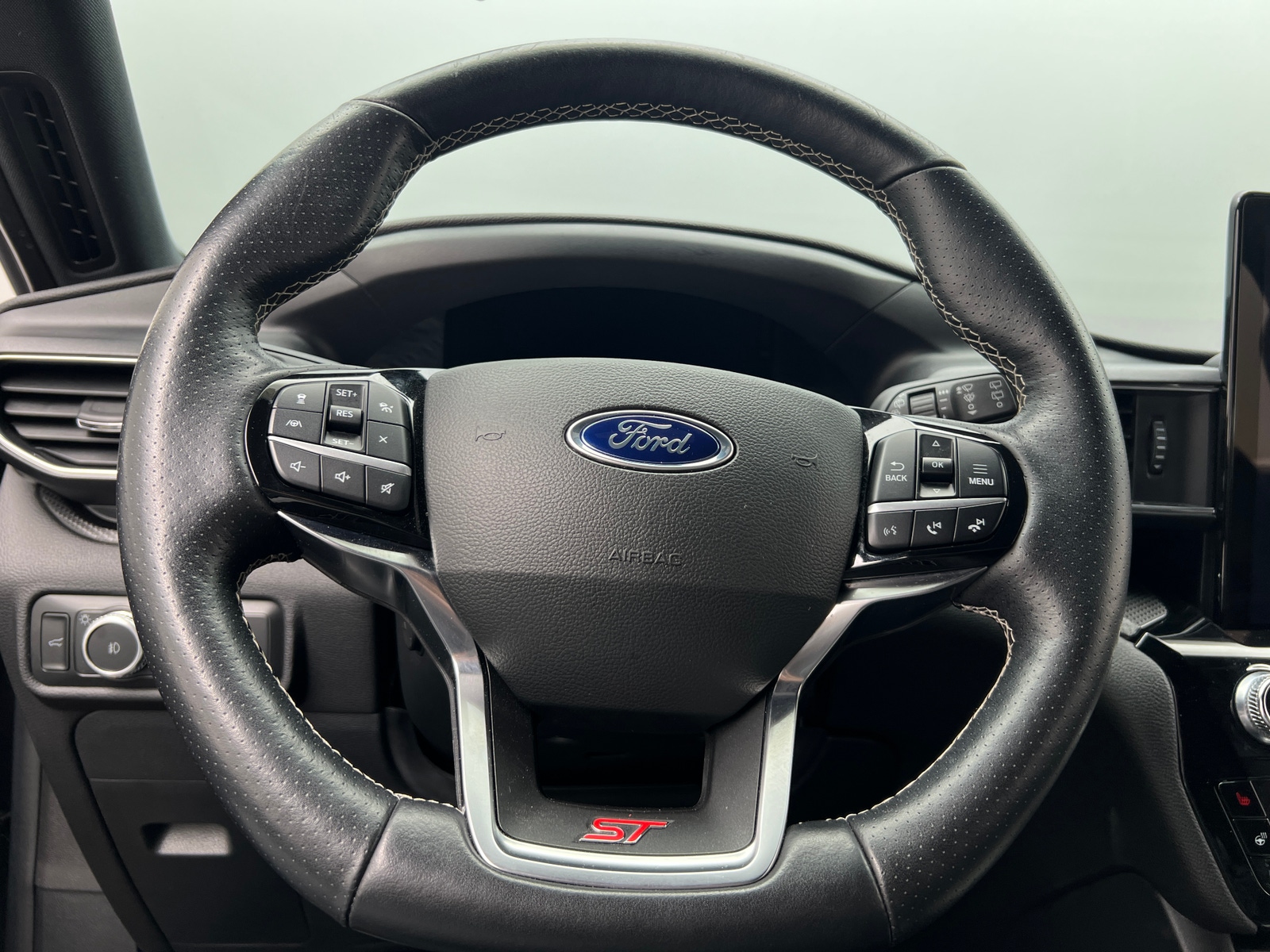 Thumbnail: 2022 Ford Explorer - 4