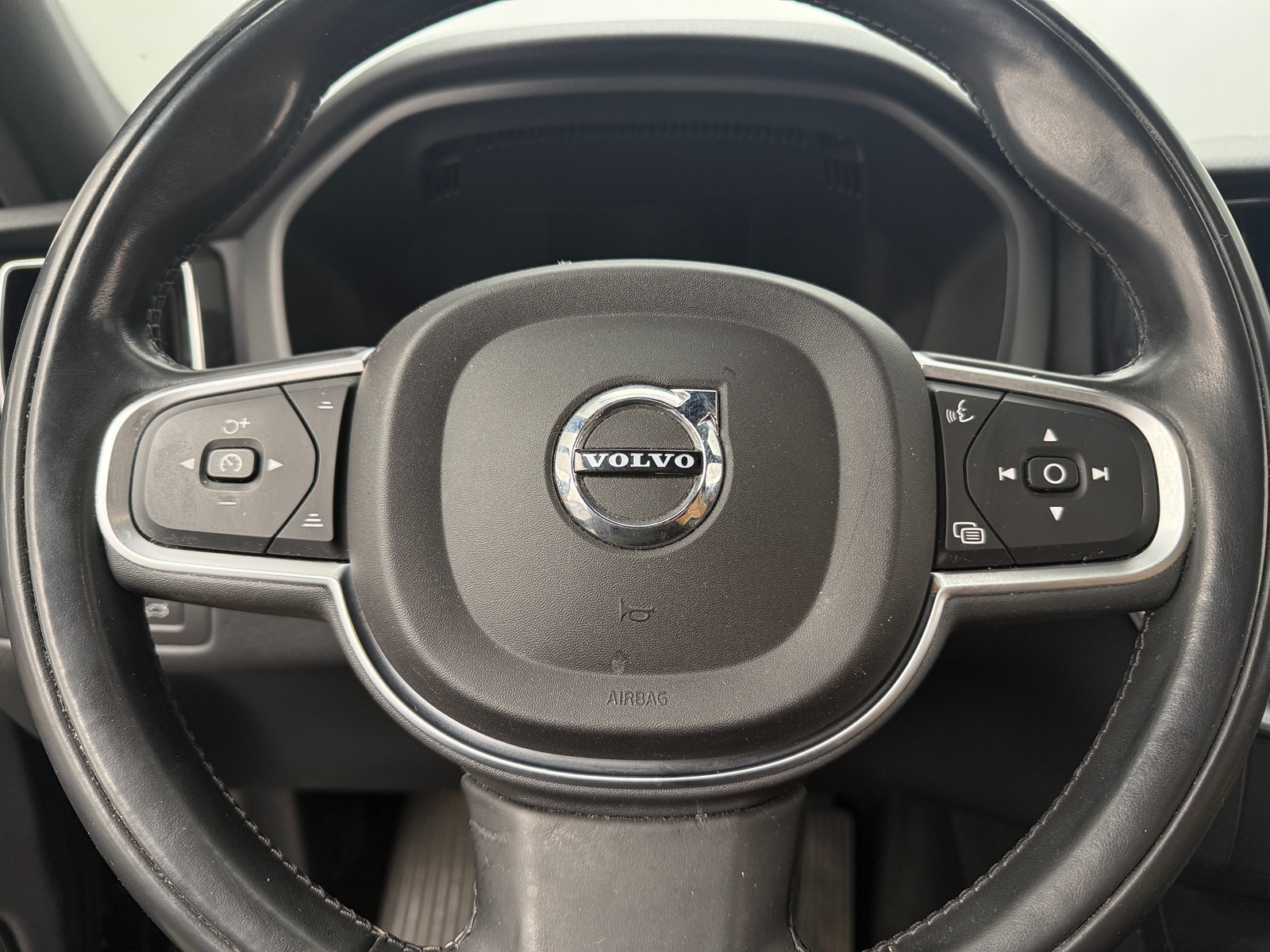 Thumbnail: 2018 Volvo XC60 - 4