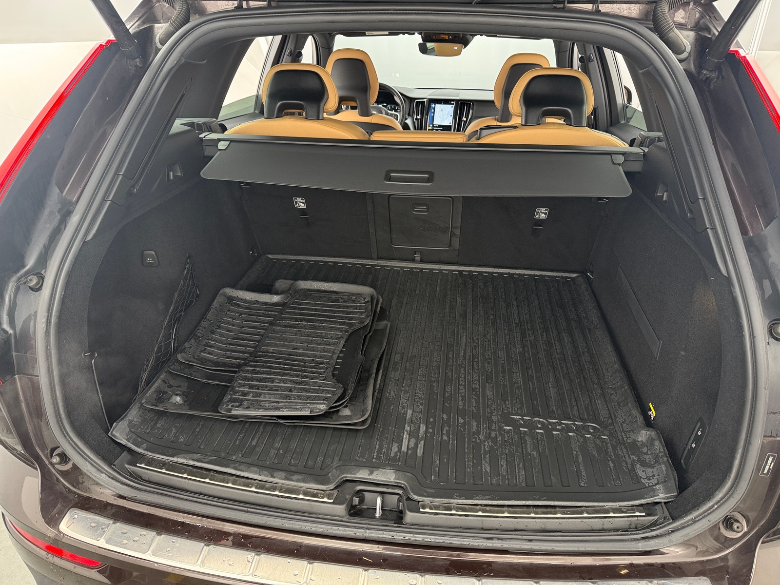 Thumbnail: 2018 Volvo XC60 - 6