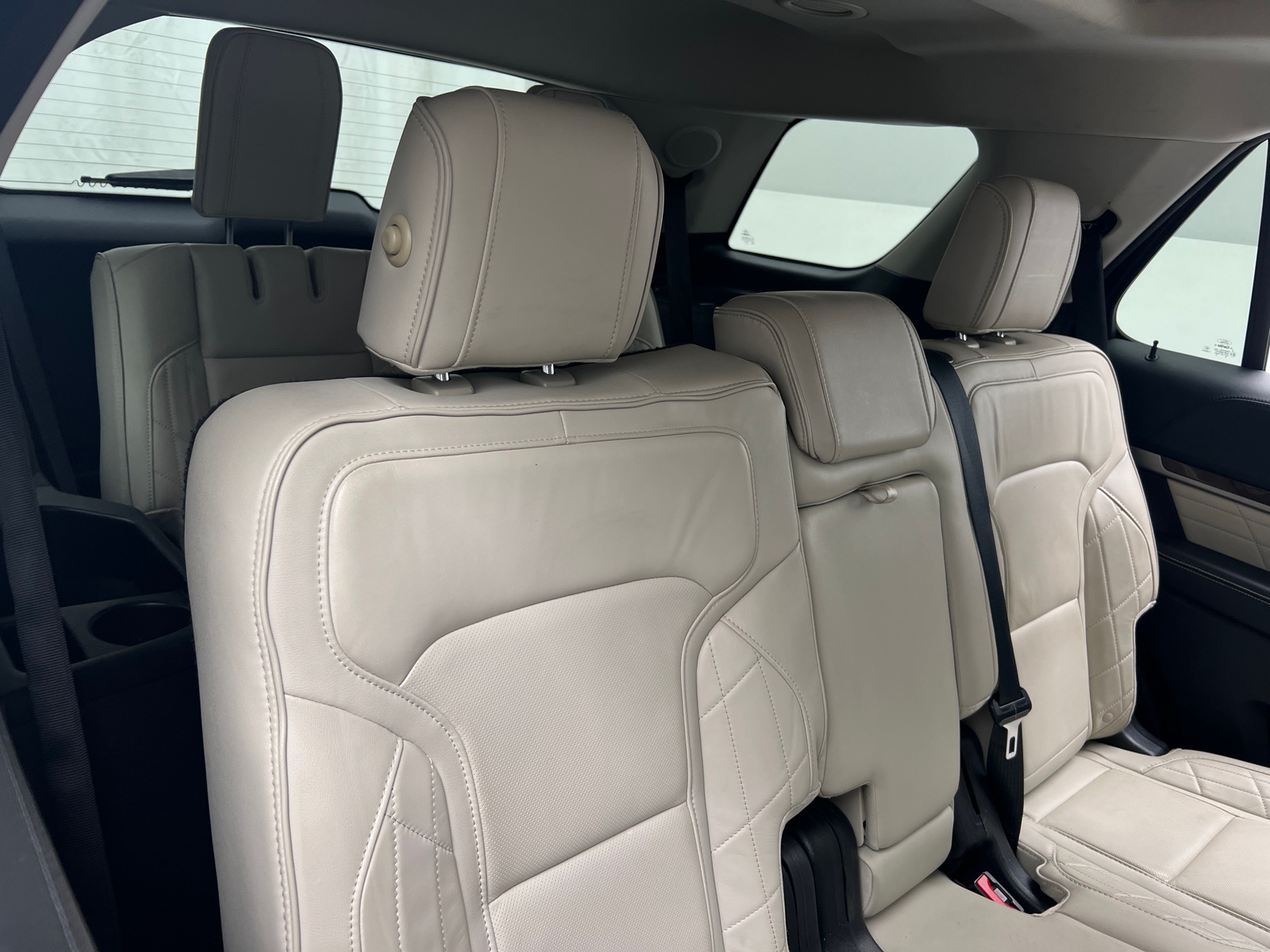 Thumbnail: 2016 Ford Explorer - 5