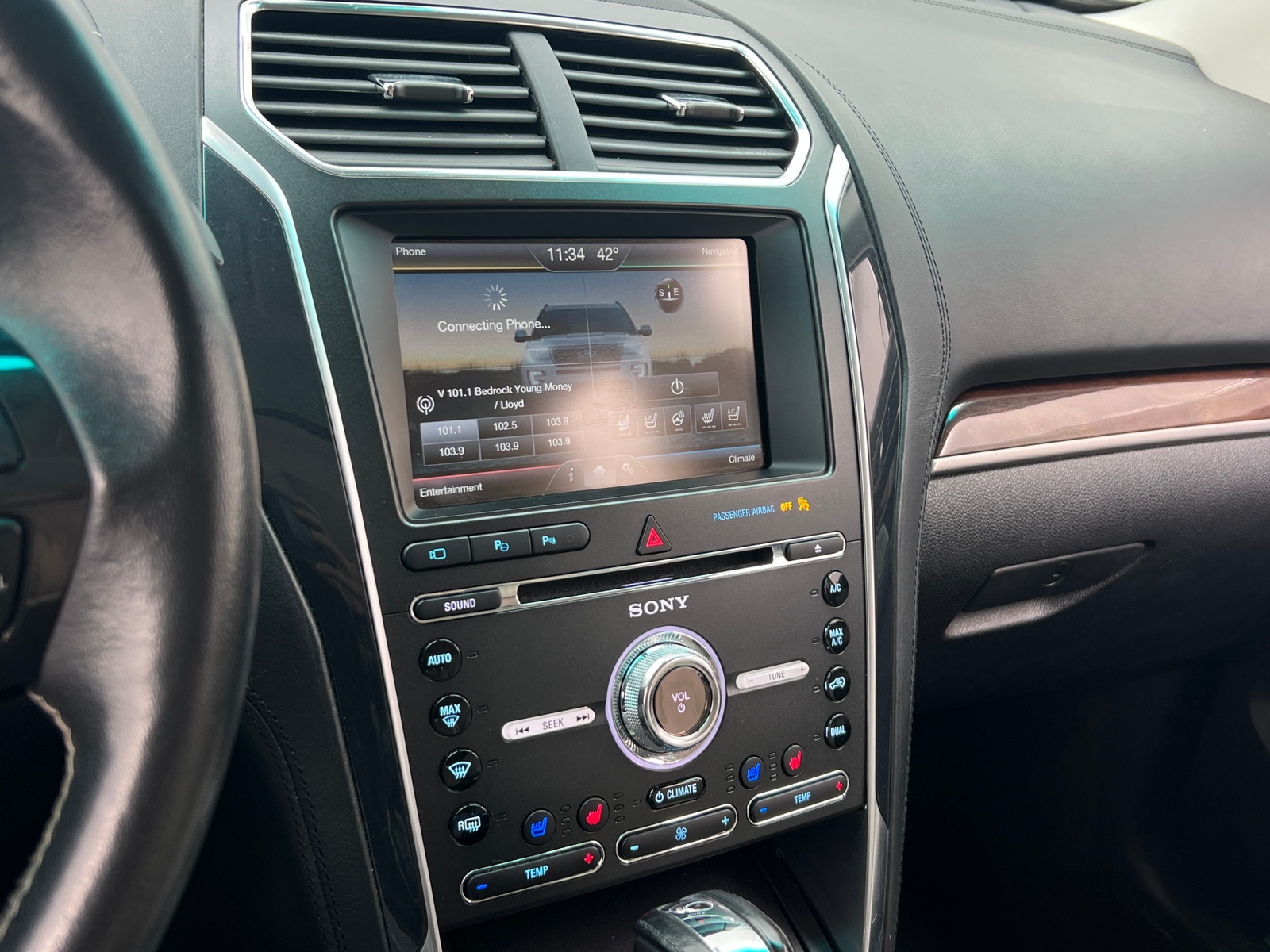 Thumbnail: 2016 Ford Explorer - 3