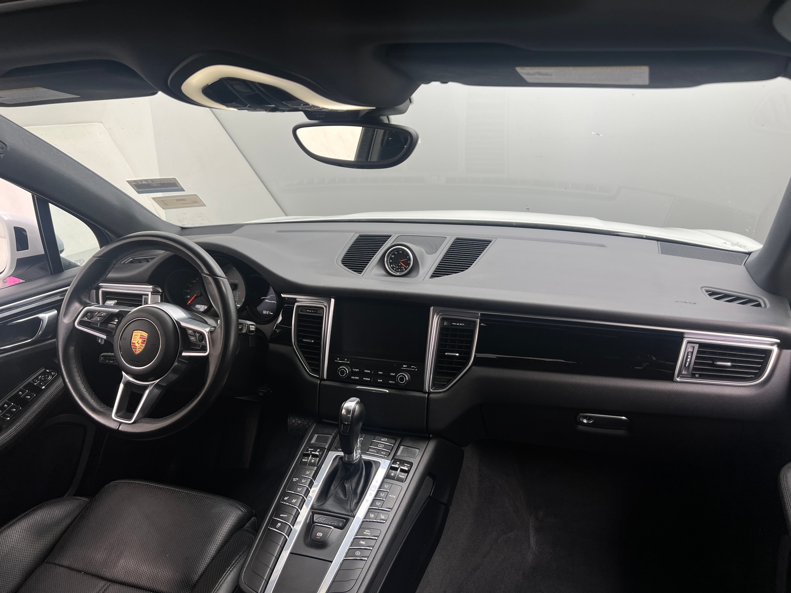 Thumbnail: 2018 Porsche Macan - 2