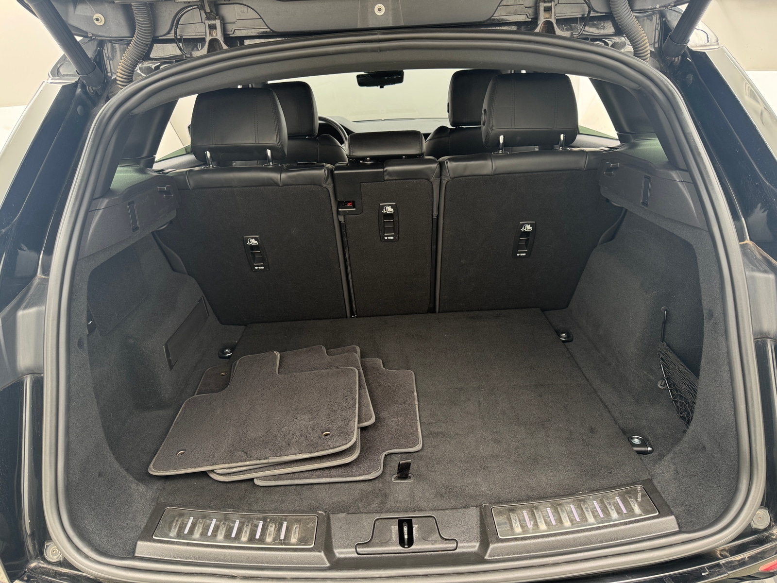 Thumbnail: 2021 Land Rover Range Rover Evoque - 6