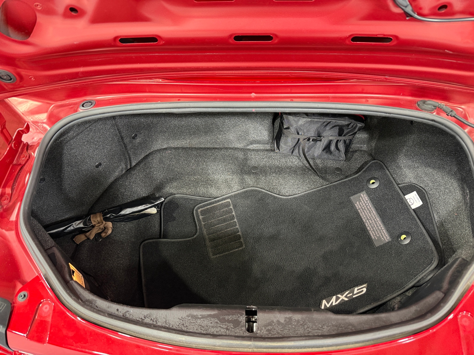 Thumbnail: 2016 Mazda MX-5 Miata - 4