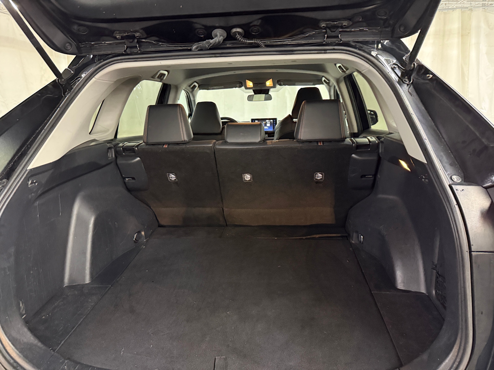 Thumbnail: 2020 Toyota RAV4 - 6