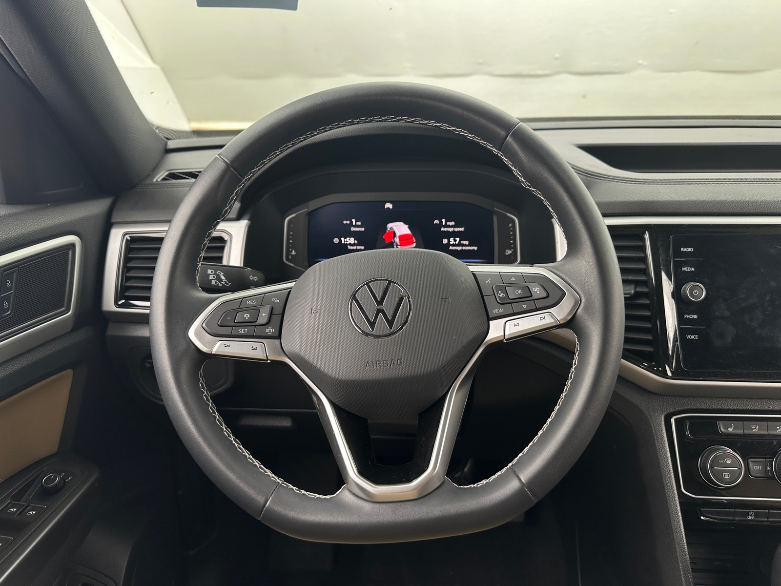 Thumbnail: 2023 Volkswagen Atlas - 4