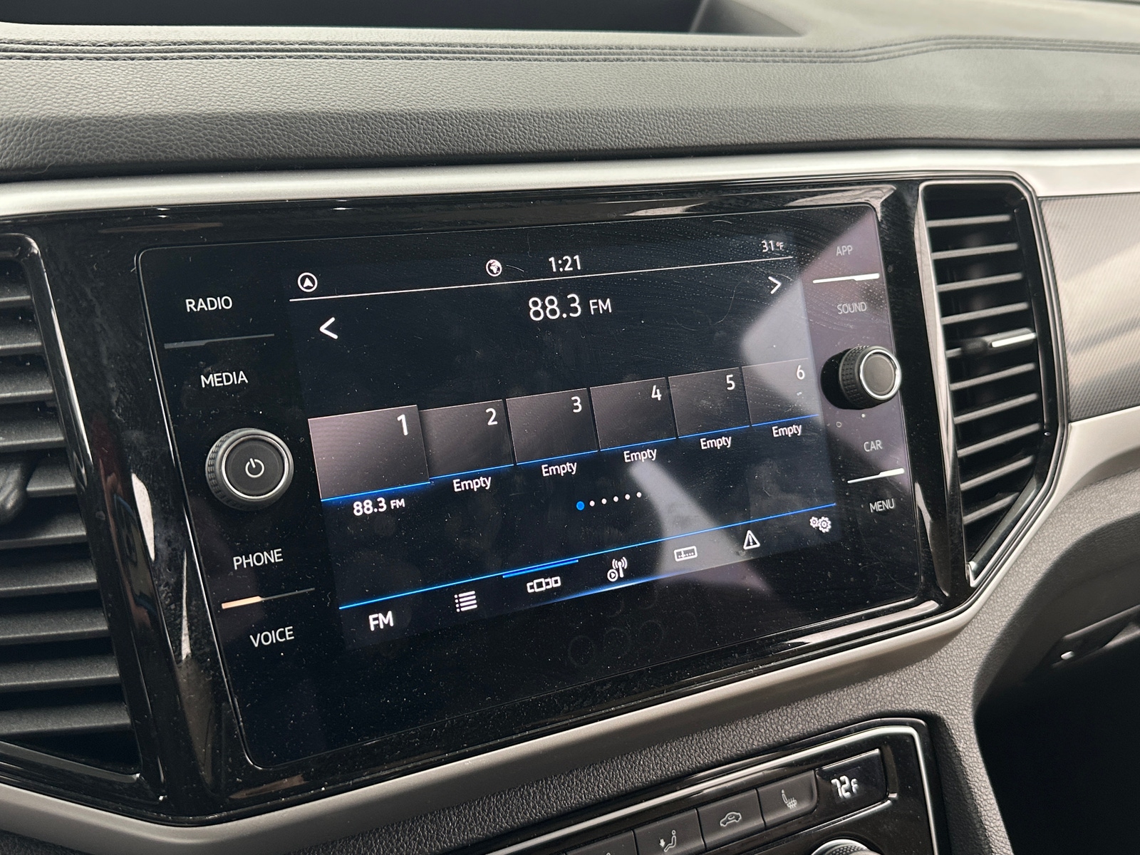 Thumbnail: 2023 Volkswagen Atlas - 3