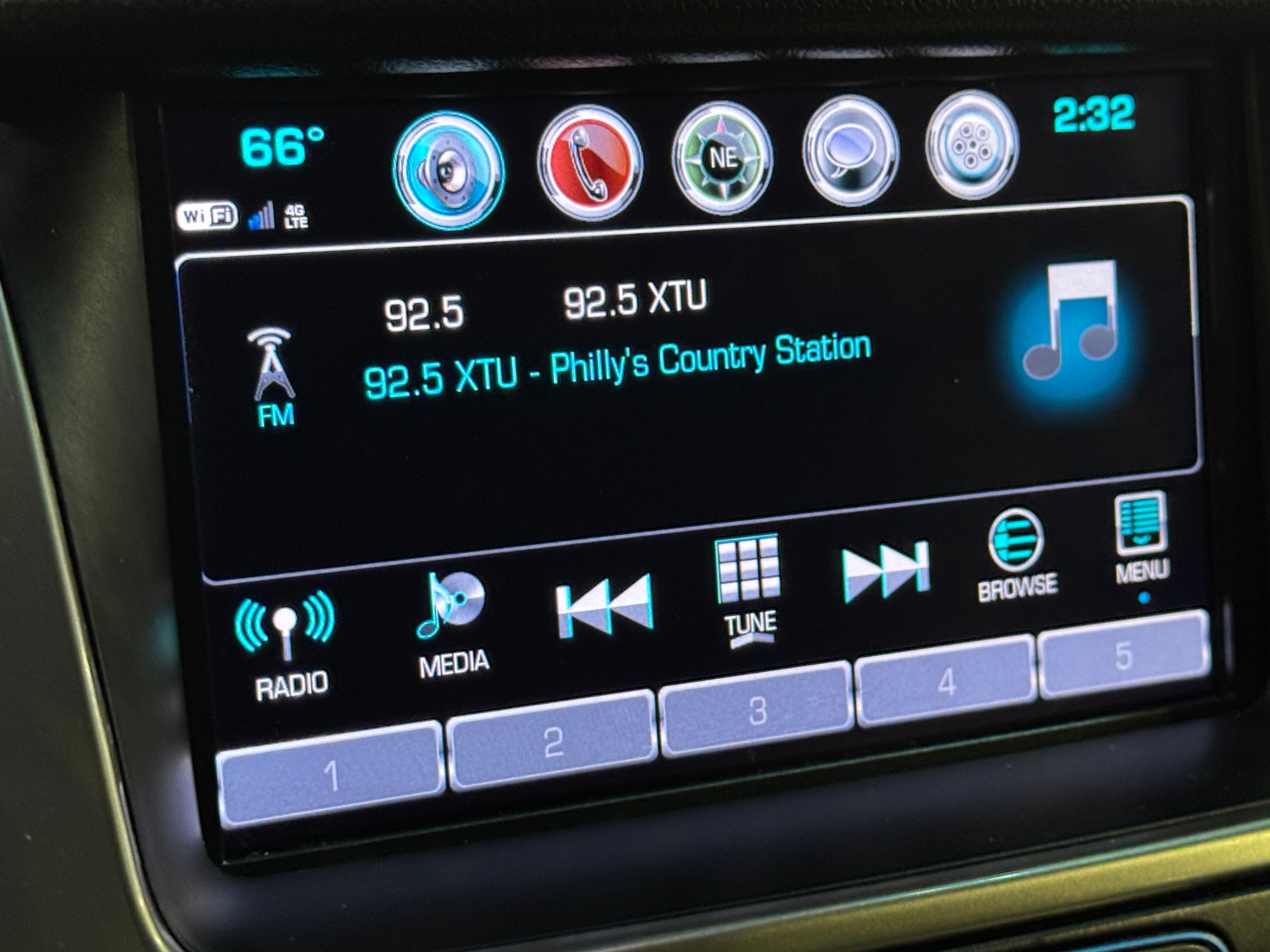 Thumbnail: 2018 Chevrolet Tahoe - 3