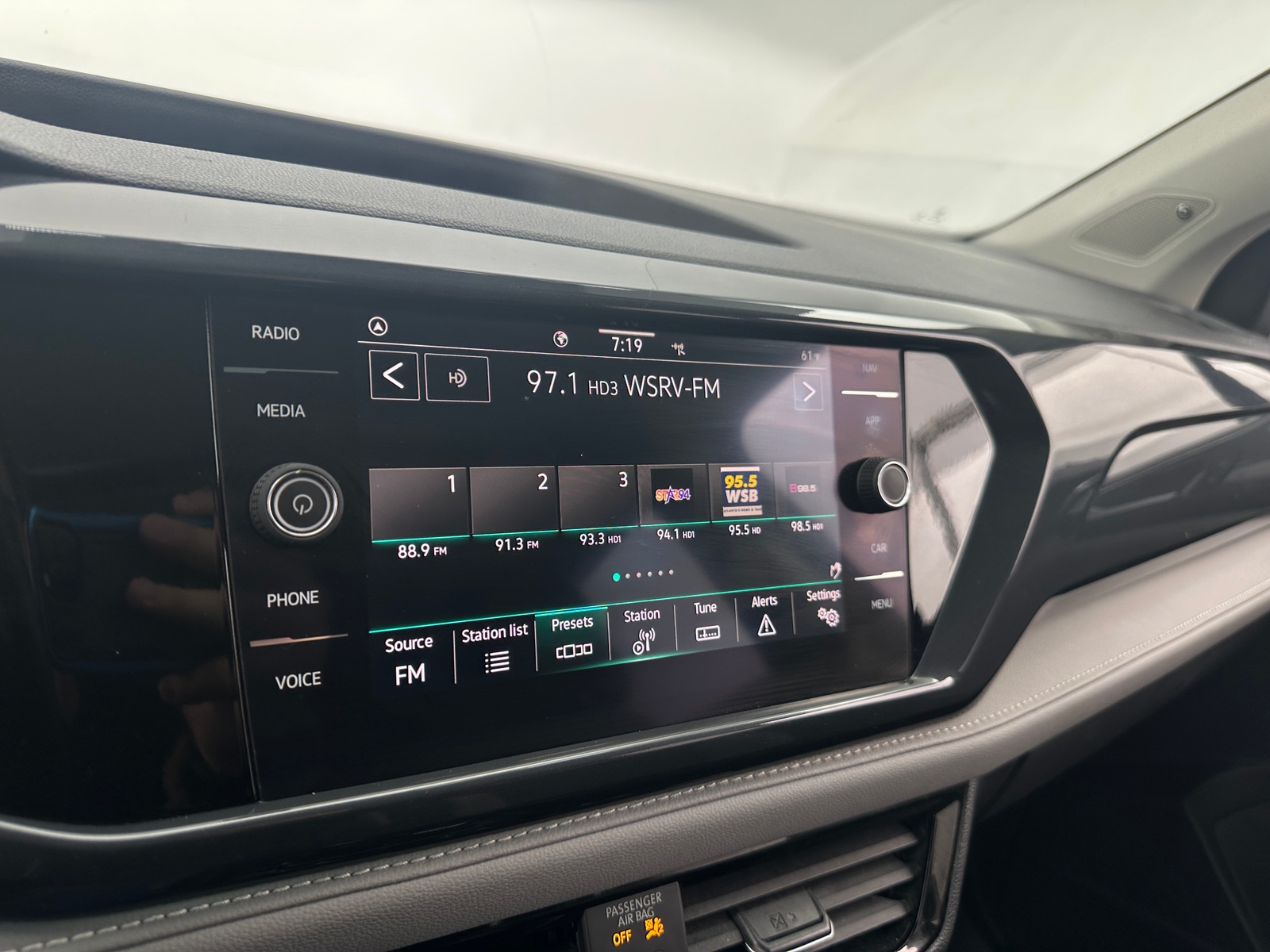 Thumbnail: 2022 Volkswagen Taos - 3