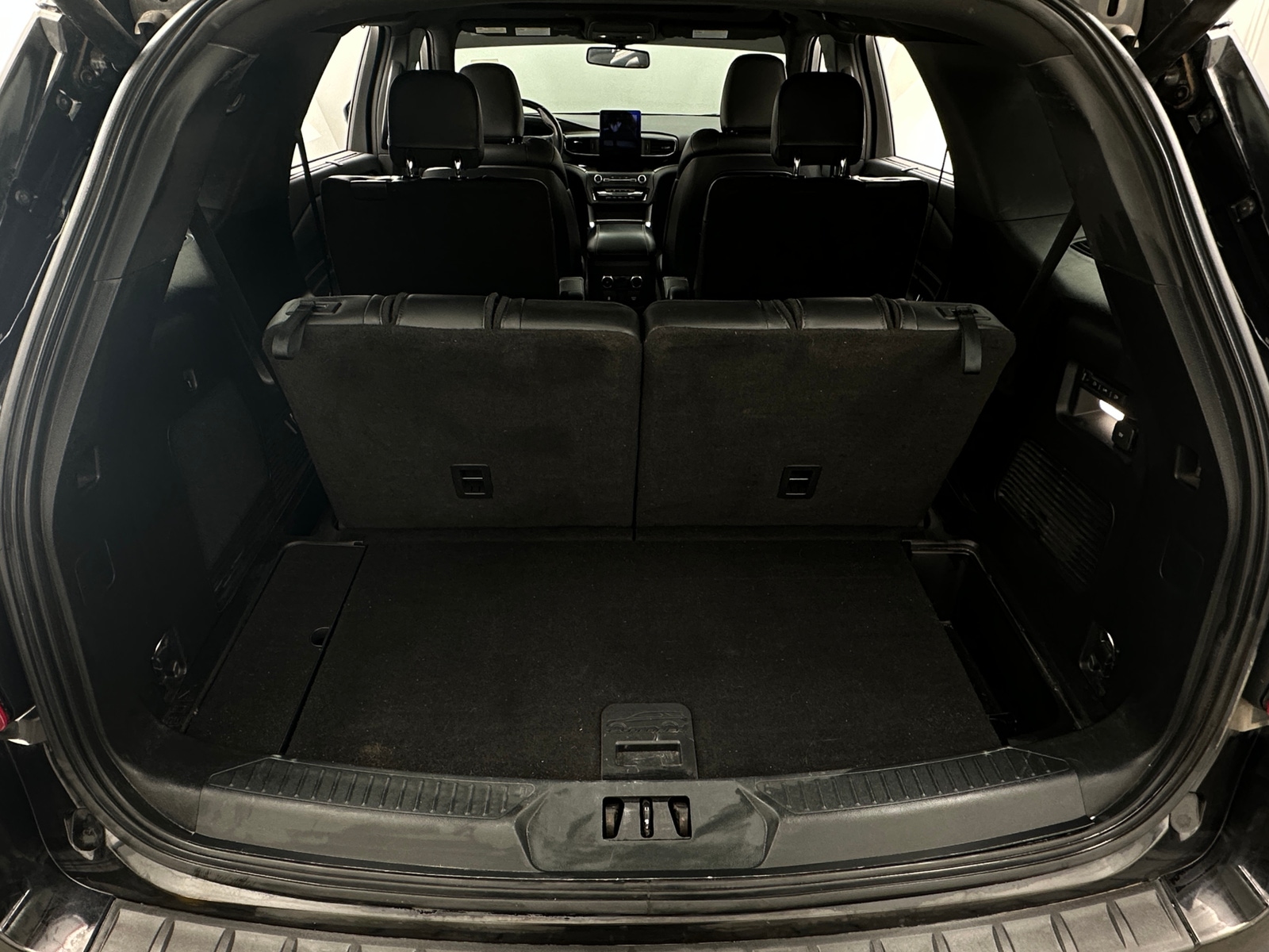 Thumbnail: 2020 Ford Explorer - 6