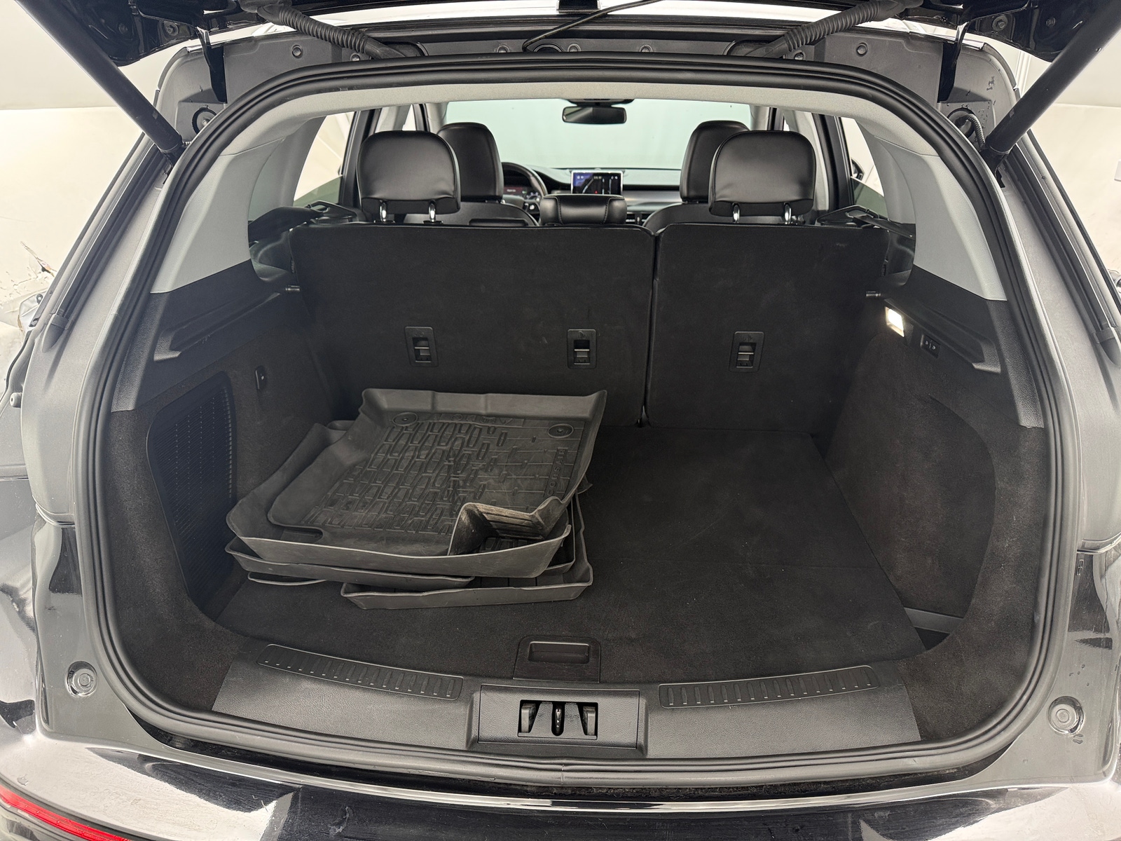 Thumbnail: 2022 Lincoln Corsair - 6