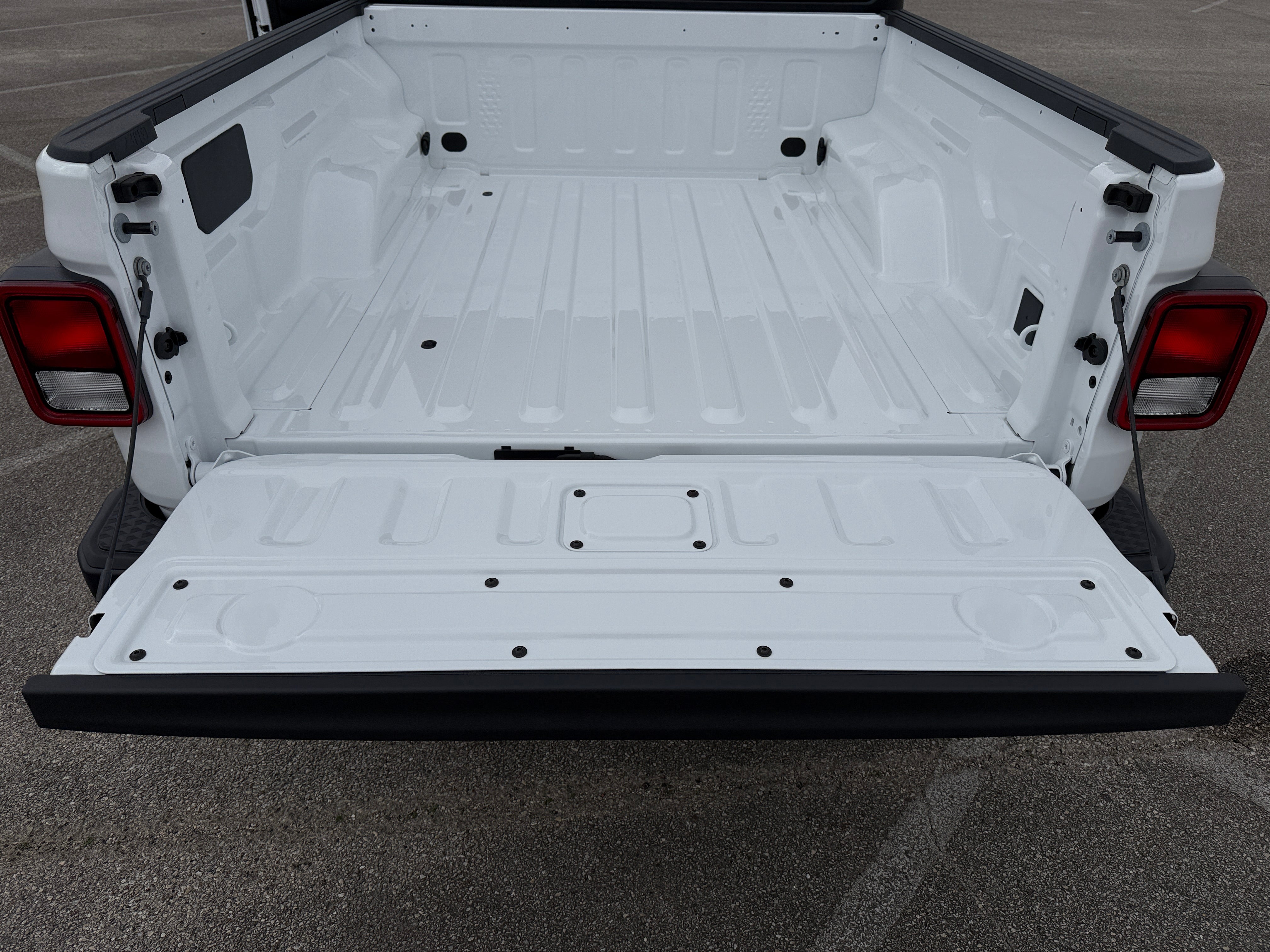 2026 Jeep Gladiator Sport S Auto's photo