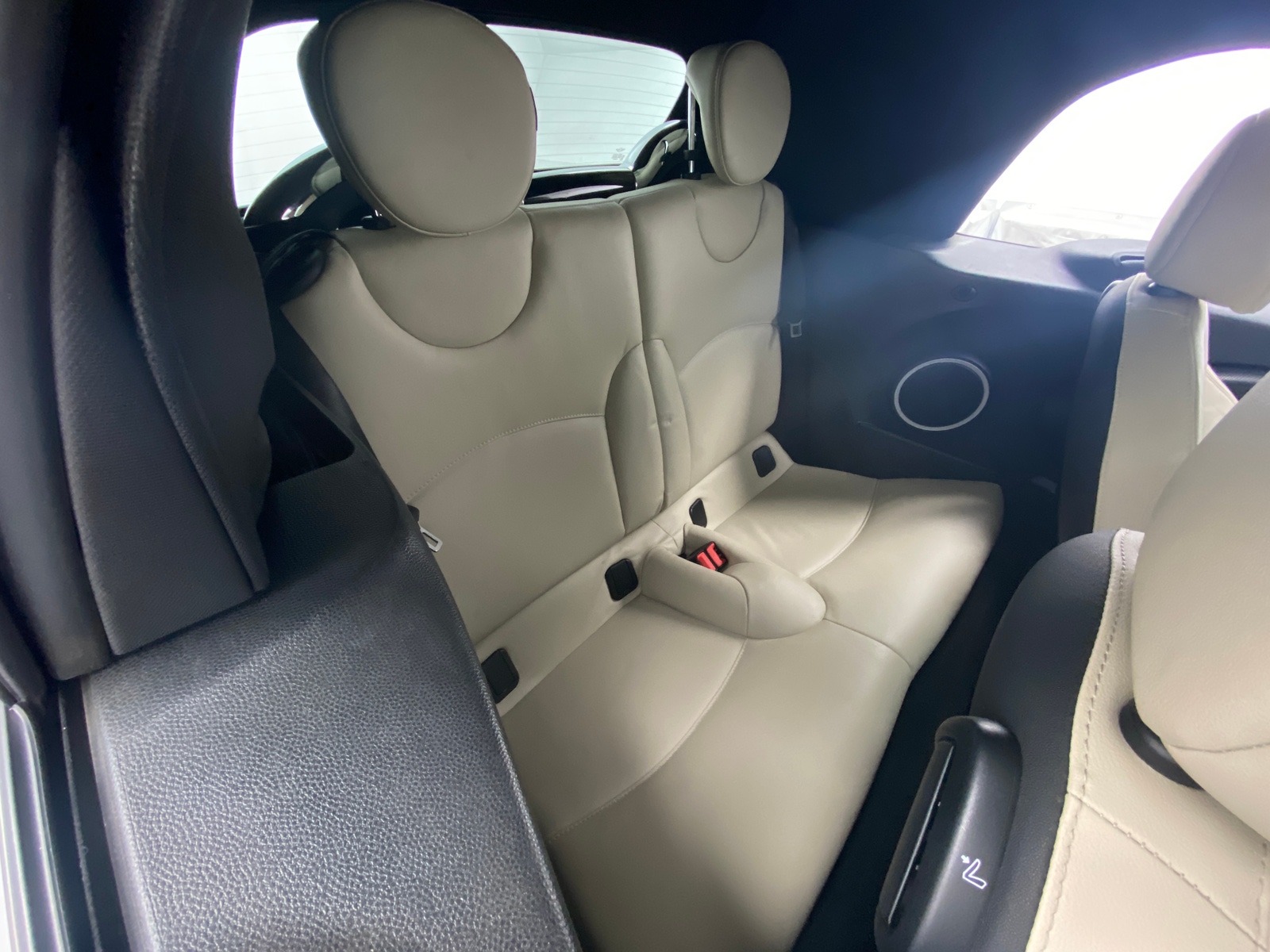 Thumbnail: 2015 MINI Cooper Convertible - 6