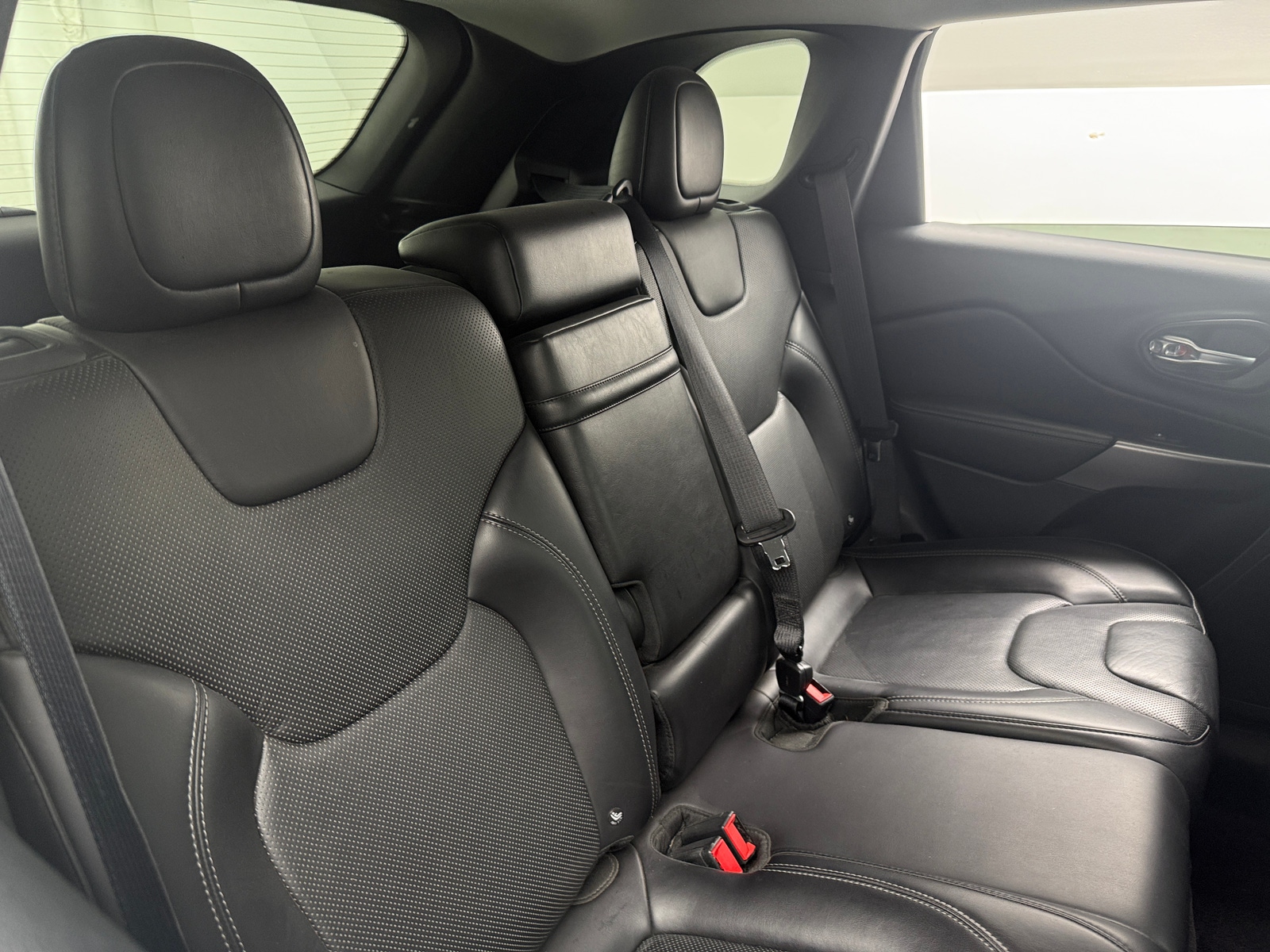 Thumbnail: 2019 Jeep Cherokee - 5