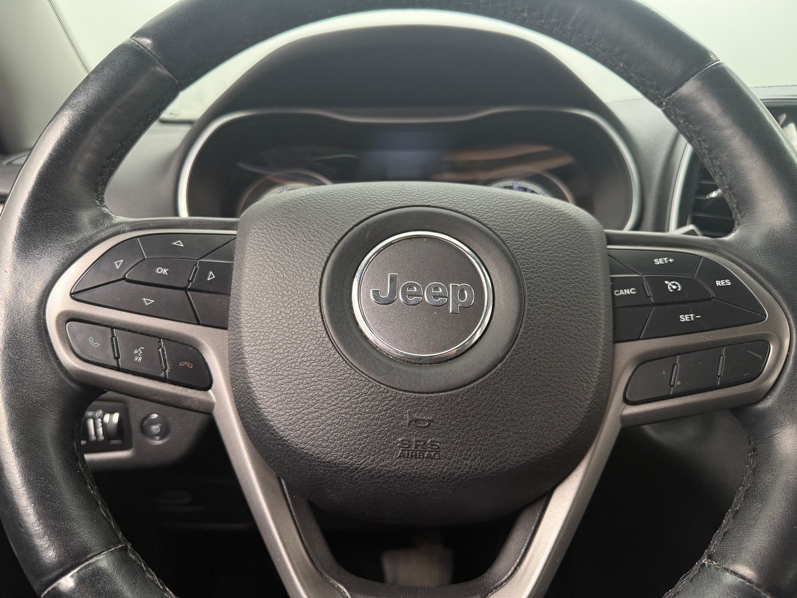 Thumbnail: 2019 Jeep Cherokee - 4
