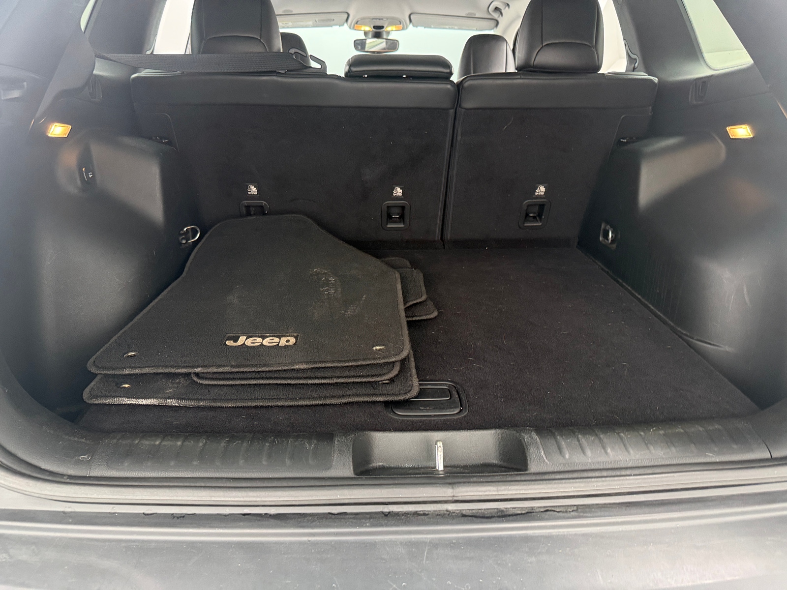 Thumbnail: 2019 Jeep Cherokee - 6