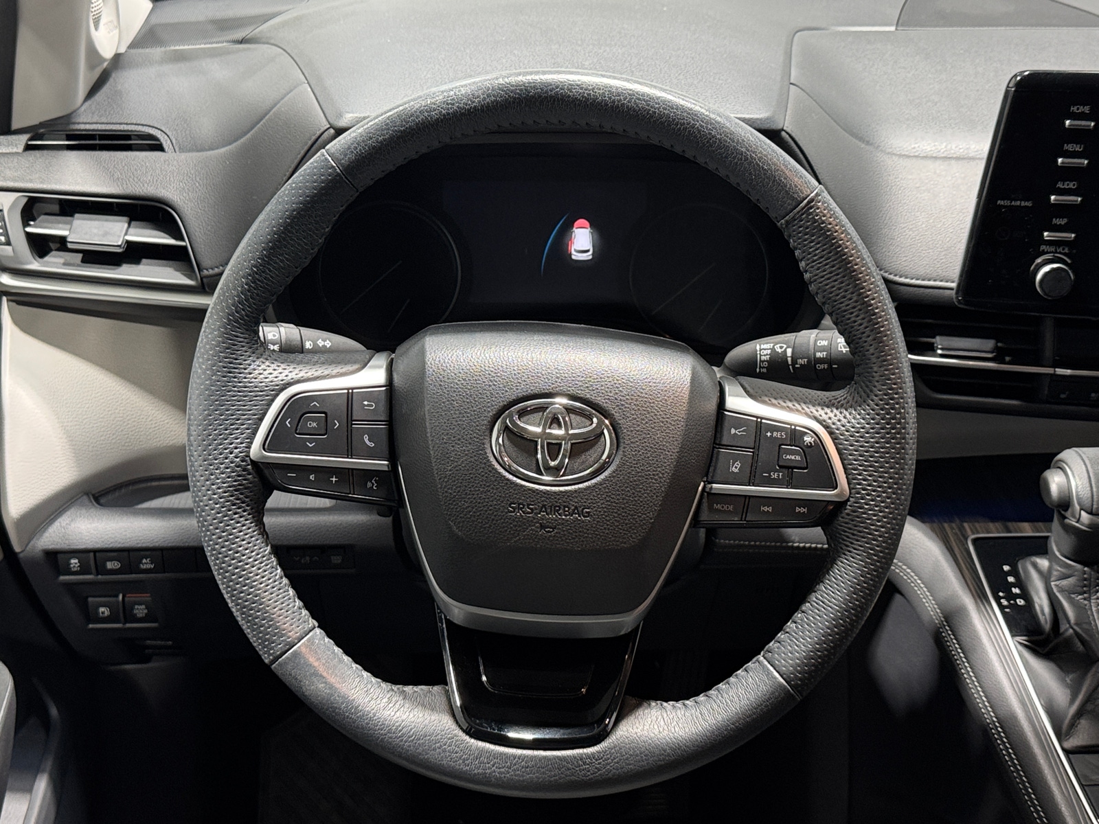 Thumbnail: 2021 Toyota Sienna - 4