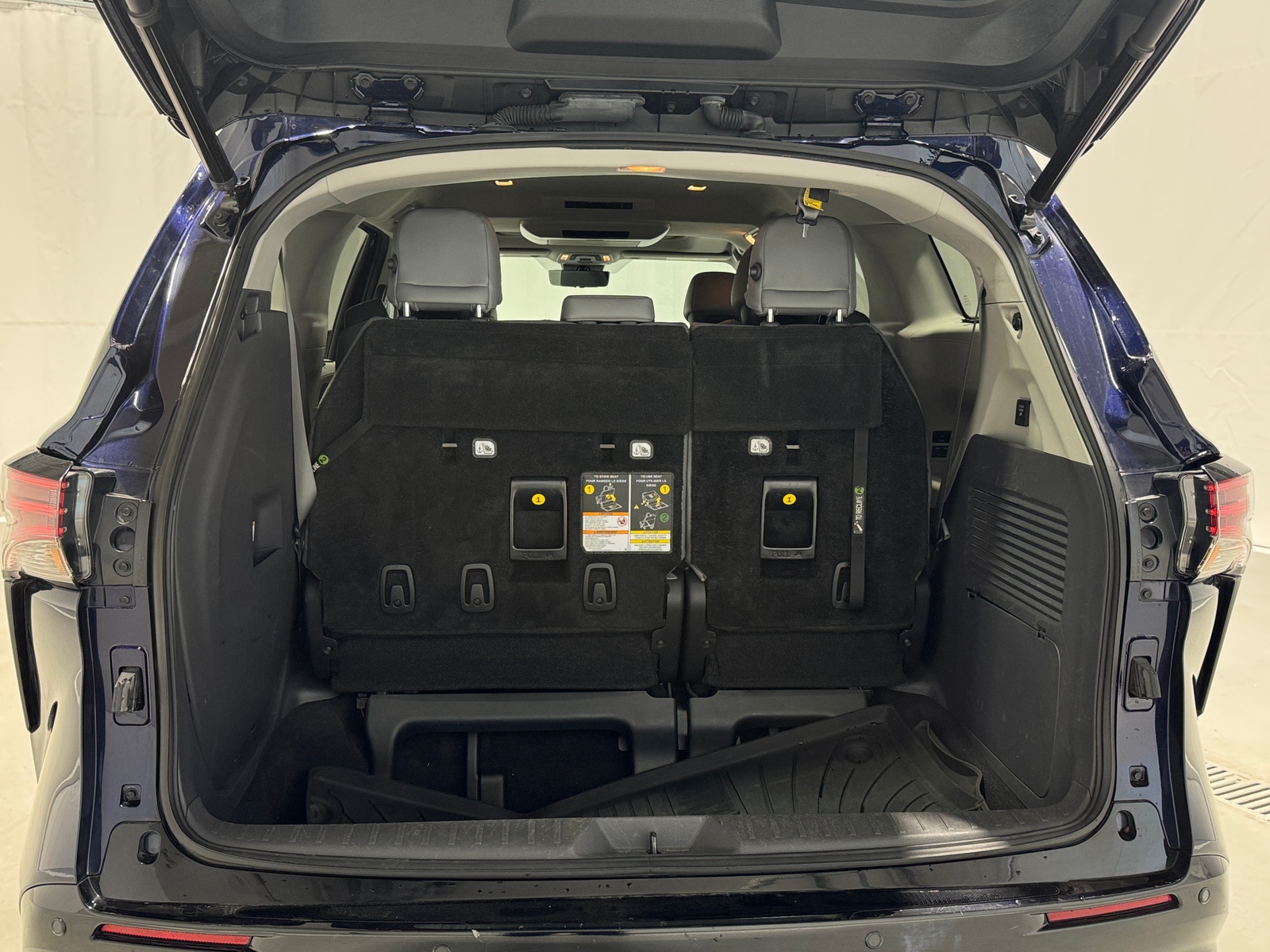 Thumbnail: 2021 Toyota Sienna - 6