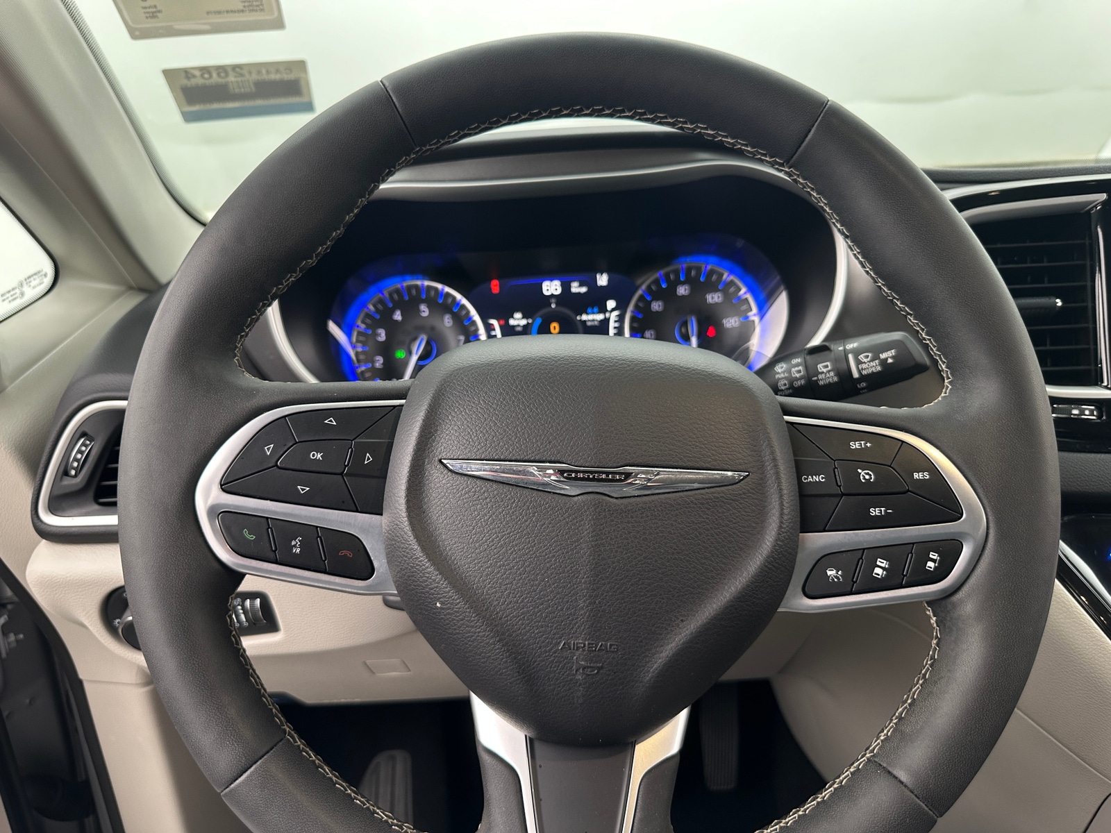 Thumbnail: 2024 Chrysler Pacifica - 4