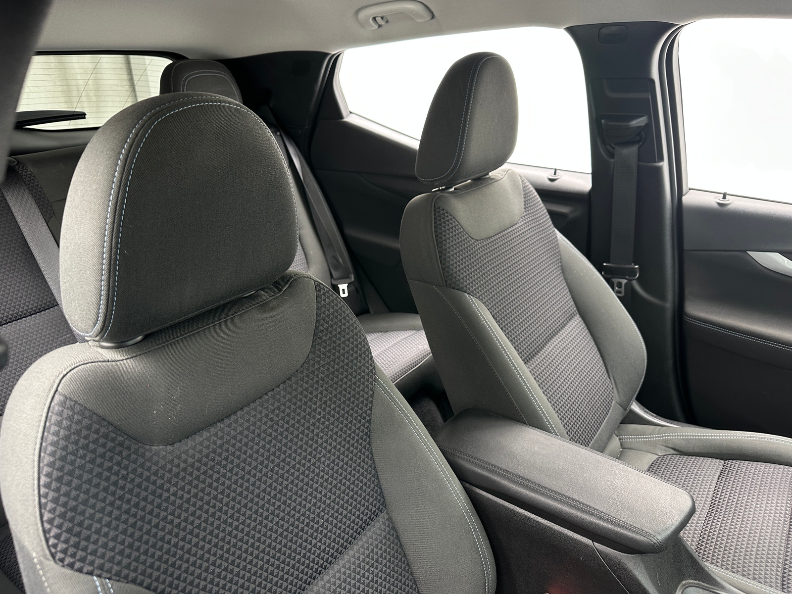 Thumbnail: 2022 Chevrolet Bolt EUV - 2