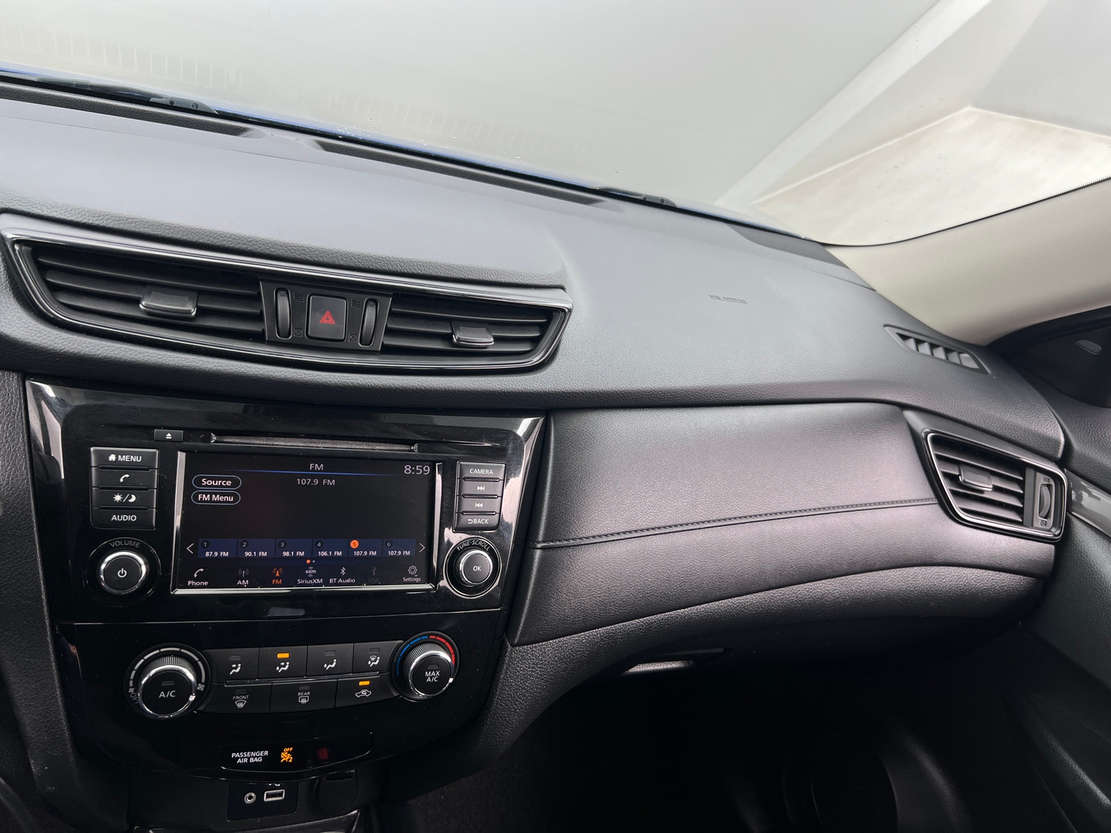 Thumbnail: 2019 Nissan Rogue - 4