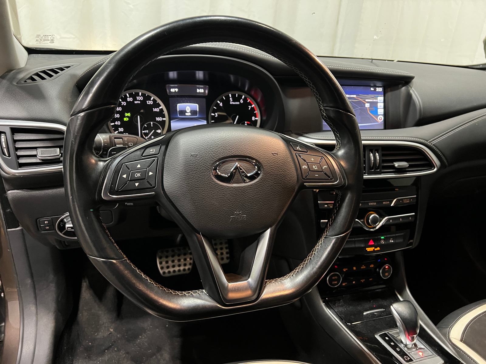 Thumbnail: 2018 INFINITI QX30 - 4