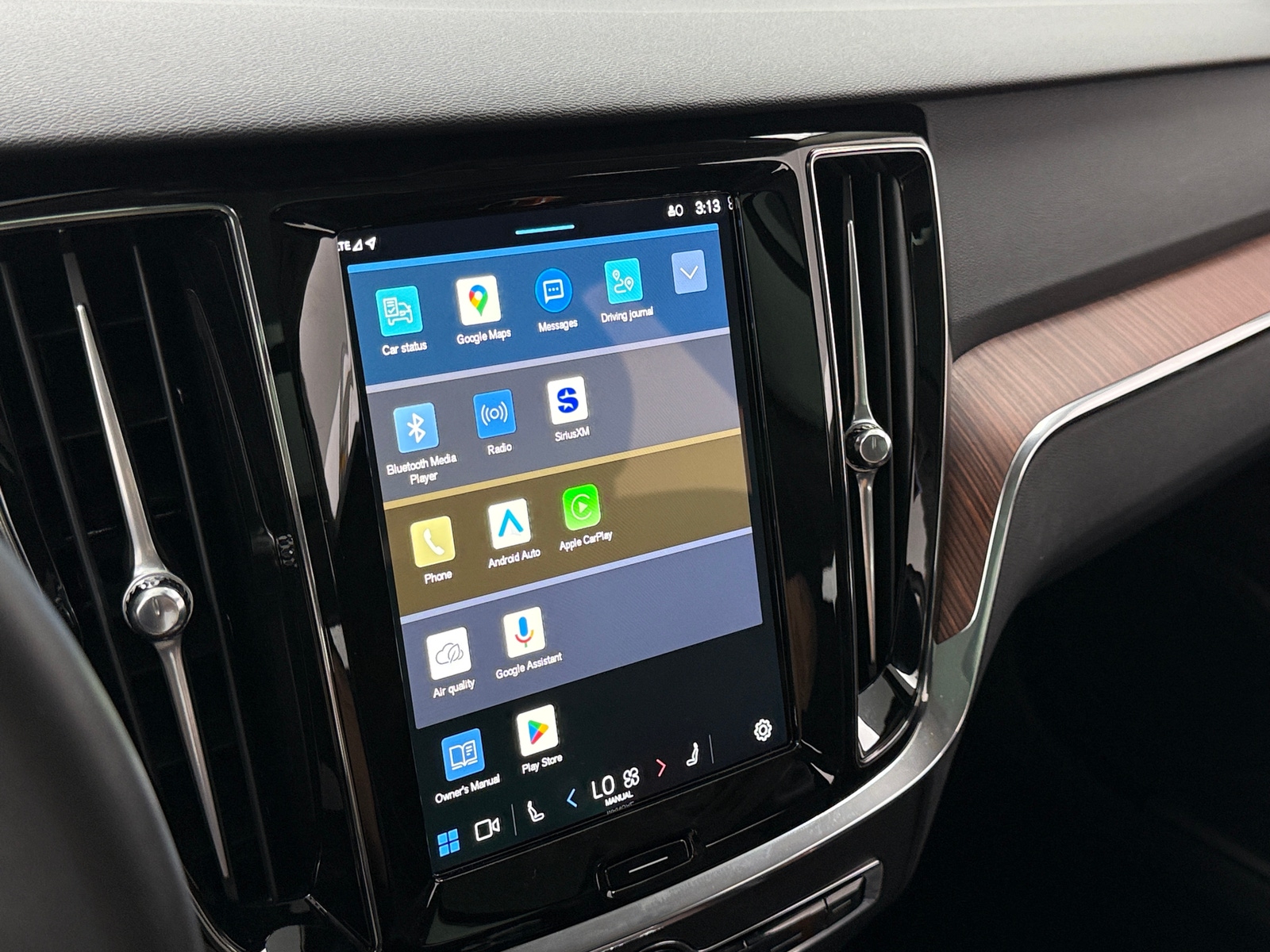 Thumbnail: 2025 Volvo V60 - 3