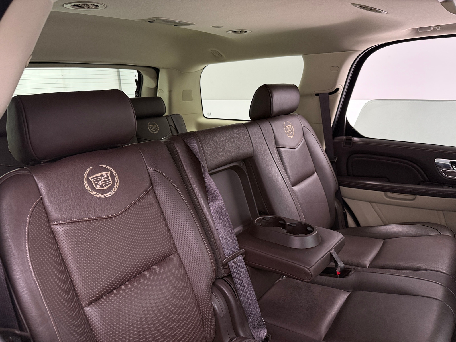 Thumbnail: 2010 Cadillac Escalade - 5