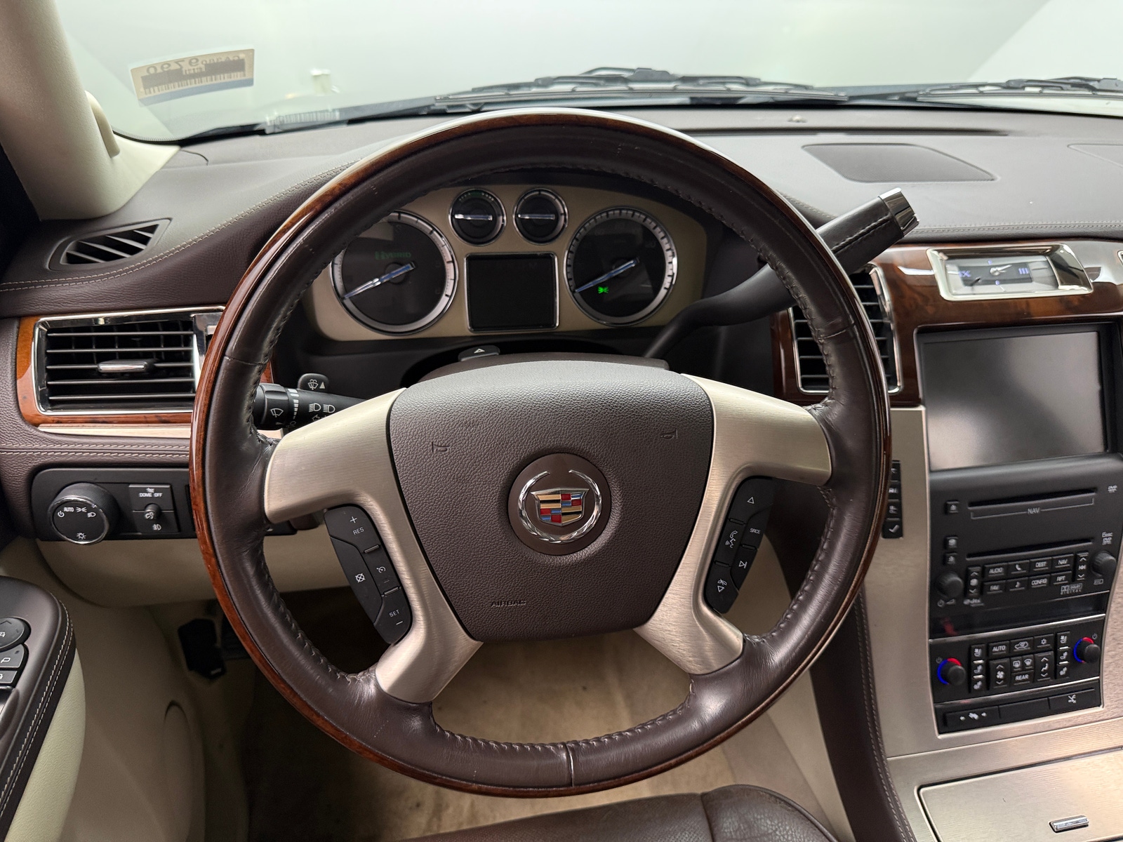 Thumbnail: 2010 Cadillac Escalade - 4