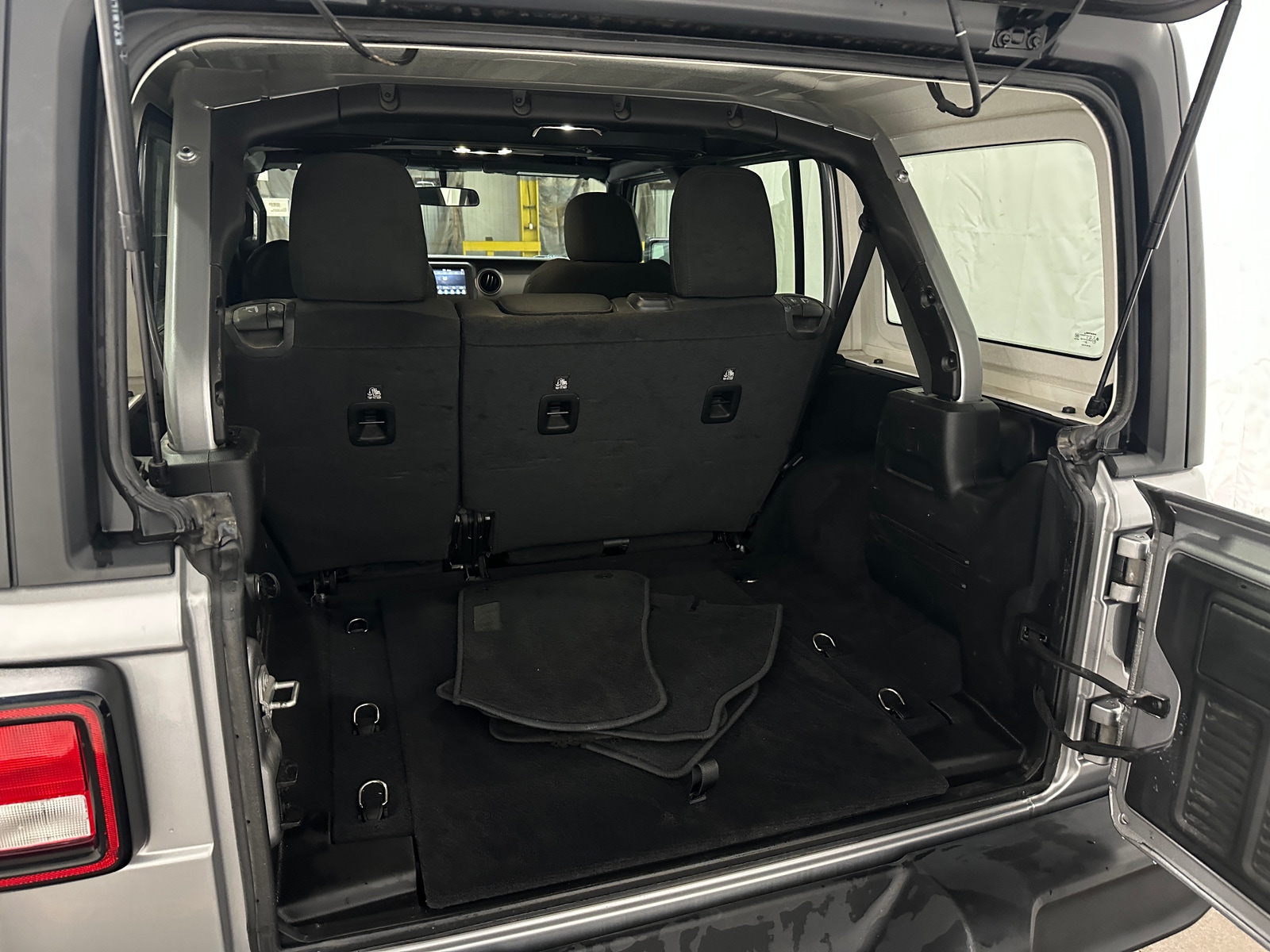 Thumbnail: 2021 Jeep Wrangler - 7