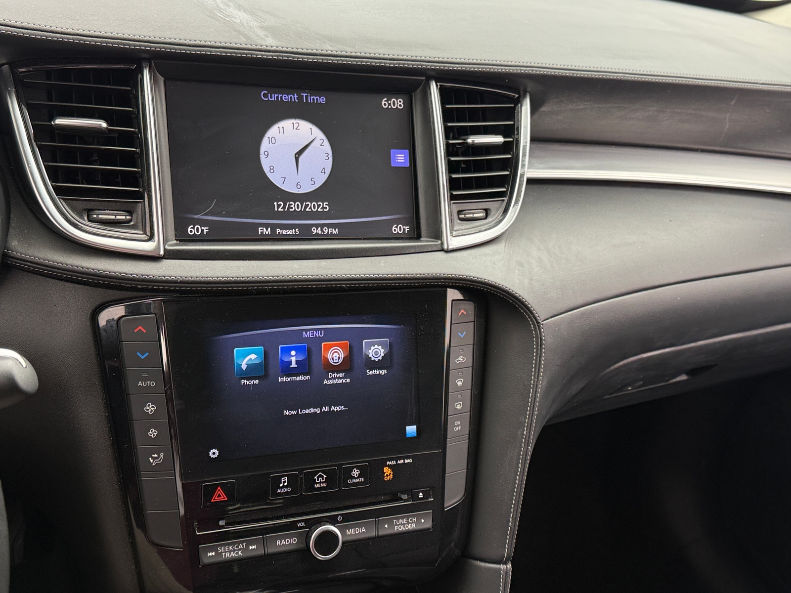 Thumbnail: 2019 INFINITI QX50 - 3