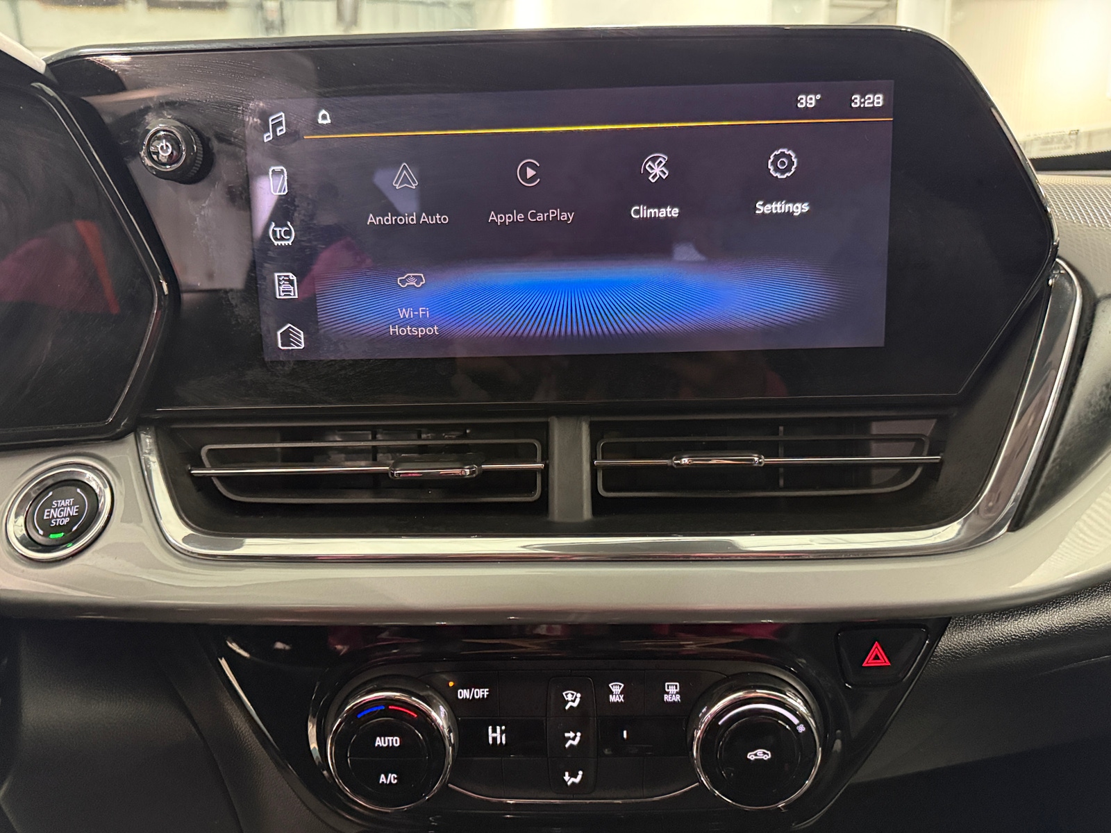 Thumbnail: 2025 Chevrolet Trax - 4