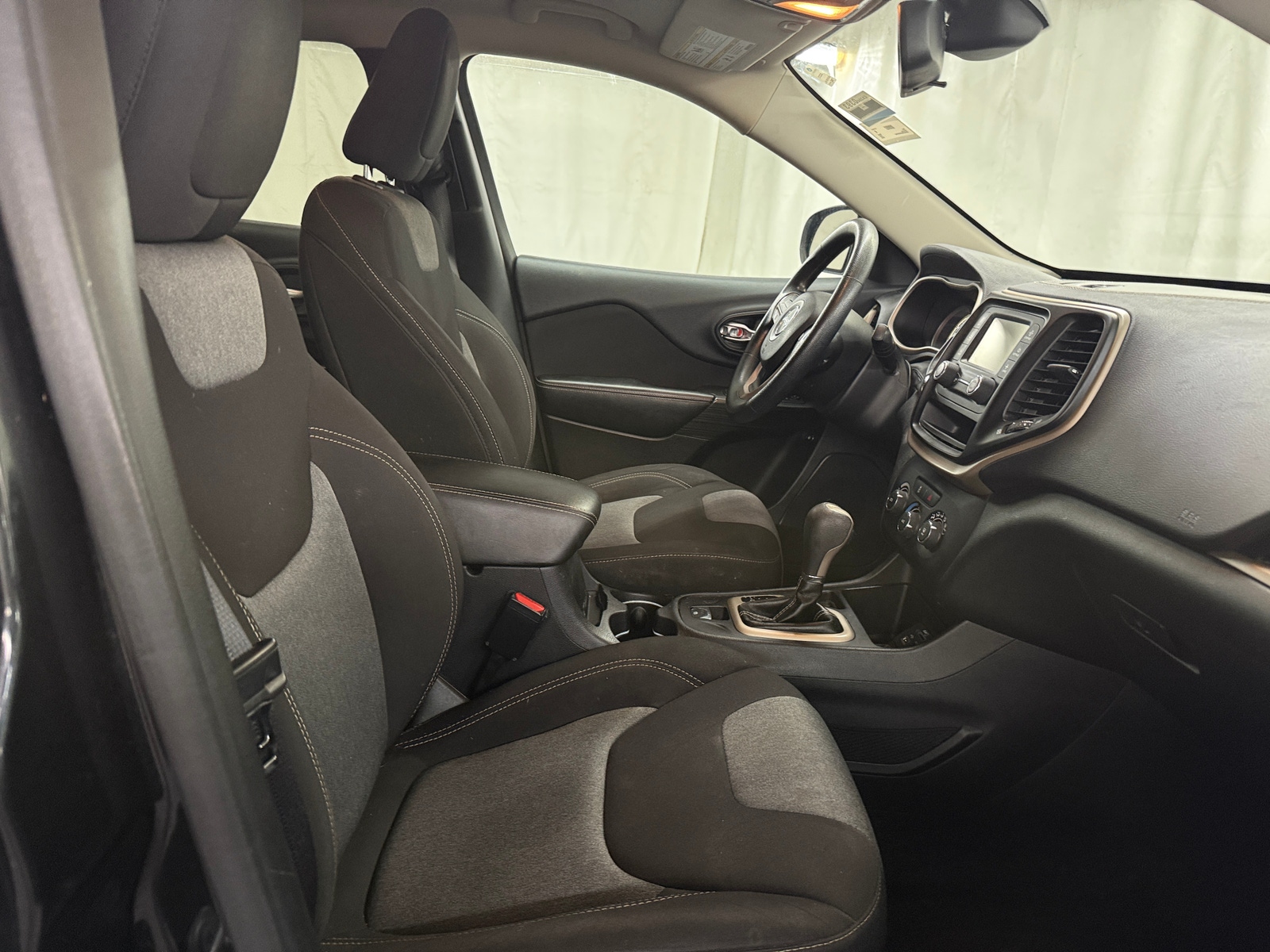 Thumbnail: 2016 Jeep Cherokee - 2