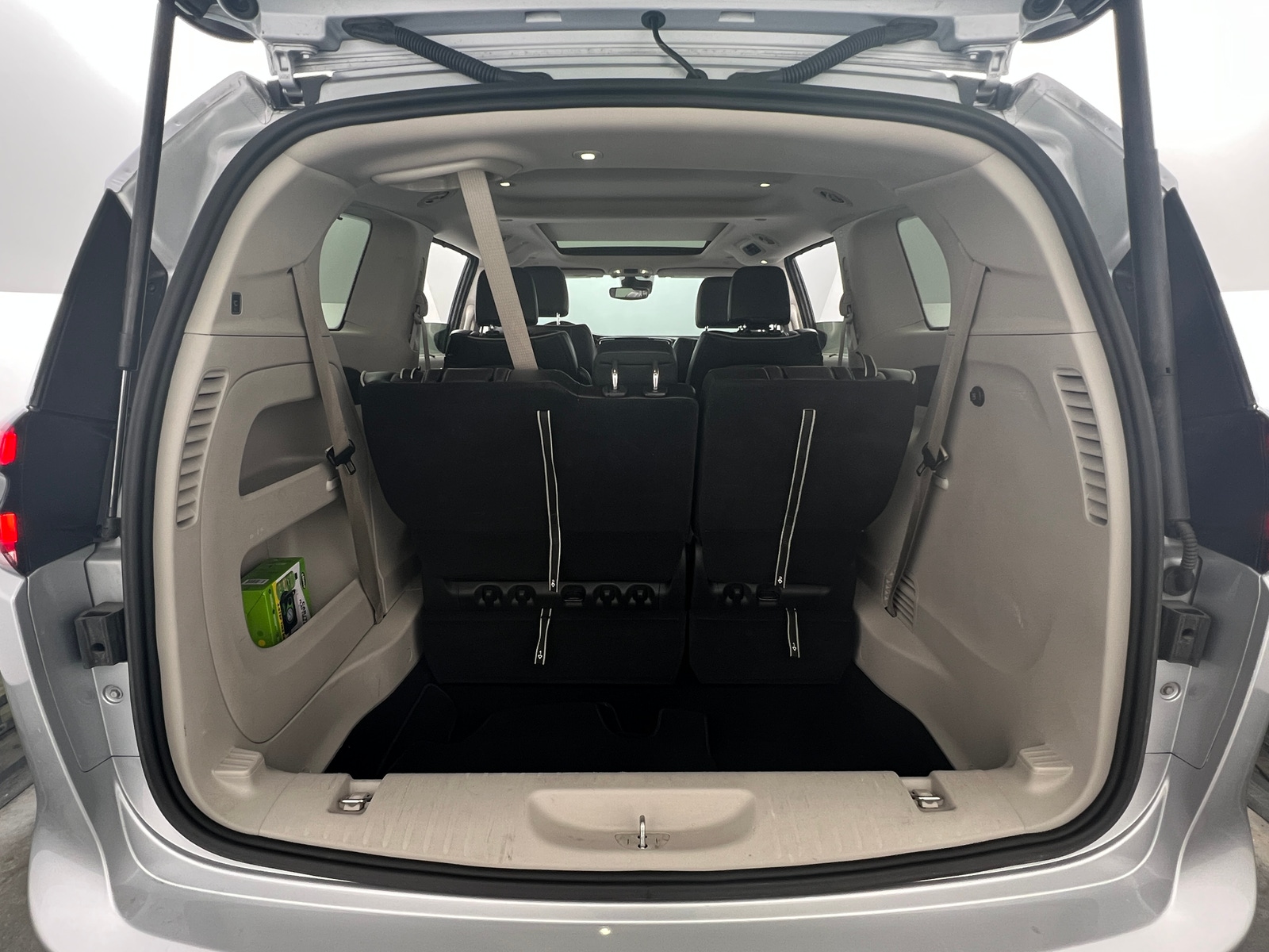 Thumbnail: 2024 Chrysler Pacifica - 6