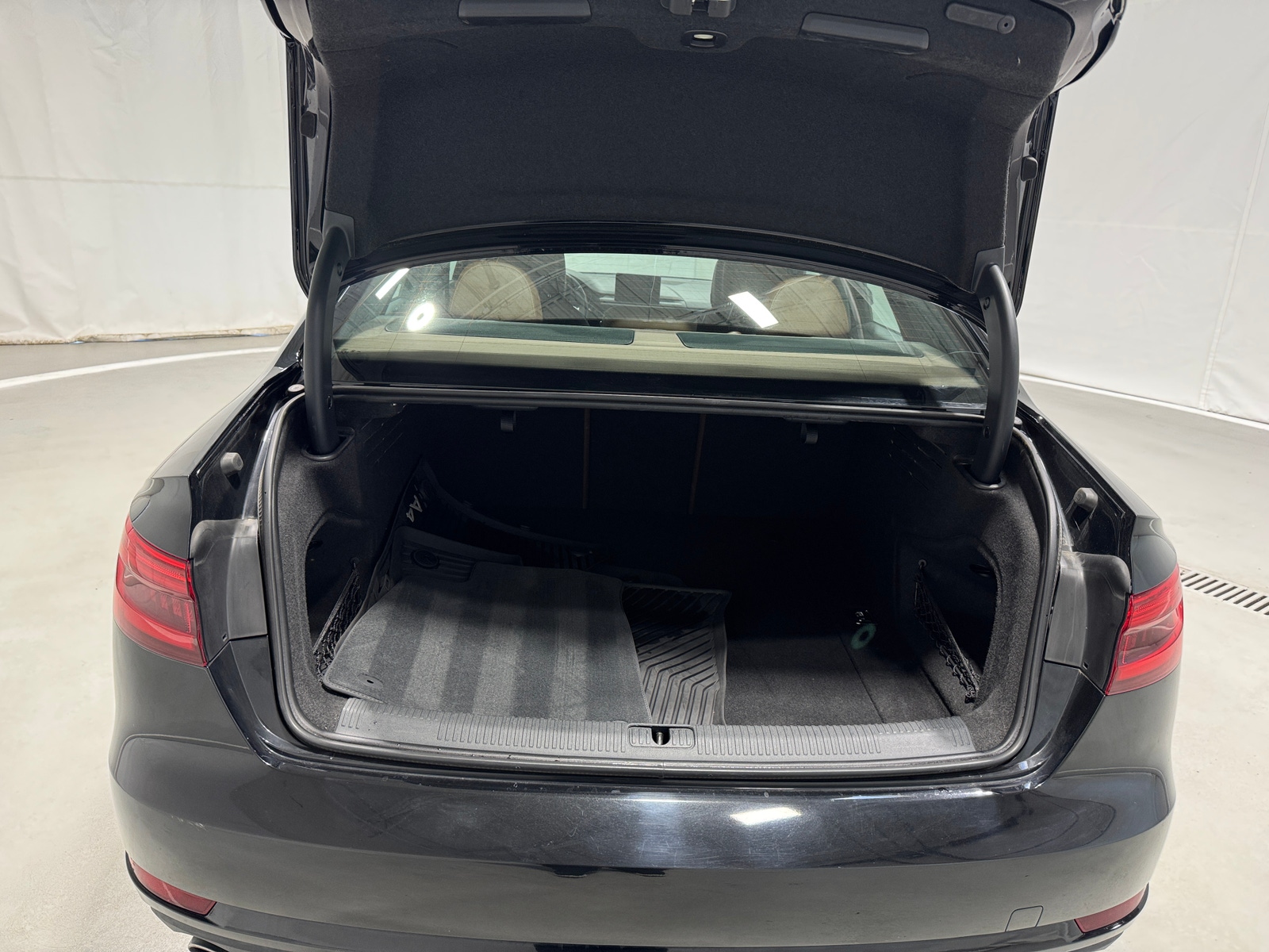 Thumbnail: 2017 Audi A4 - 6