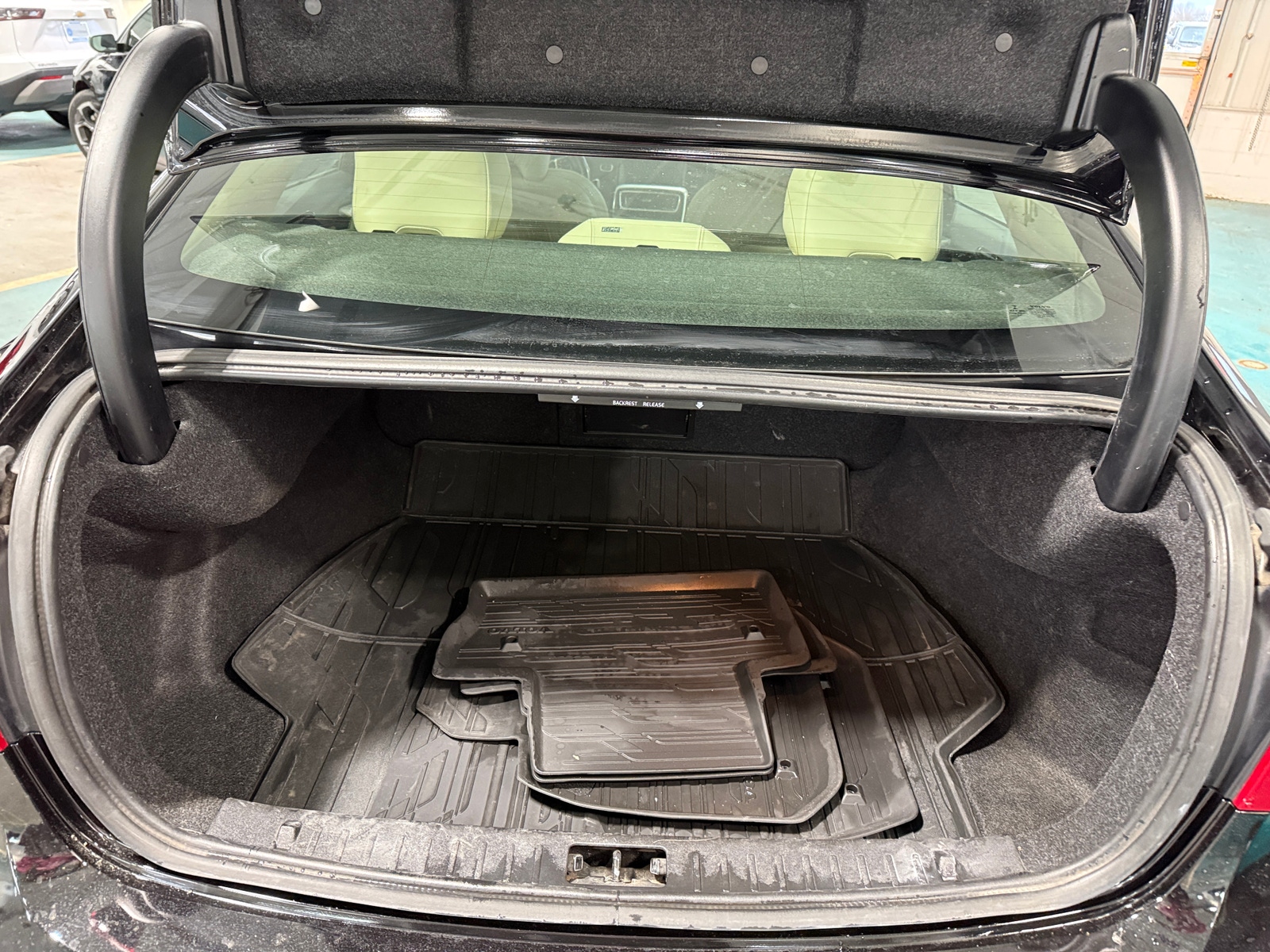 Thumbnail: 2018 Volvo S60 - 6