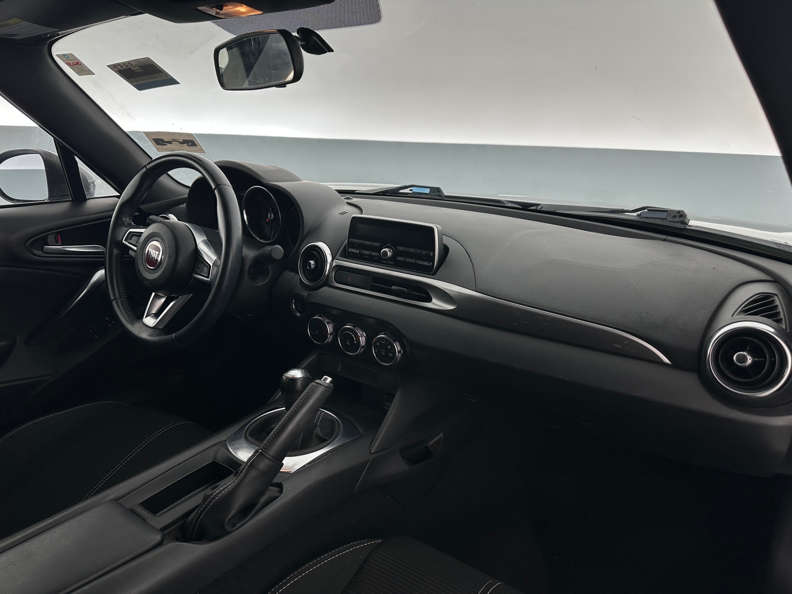 Thumbnail: 2017 Fiat 124 Spider - 3