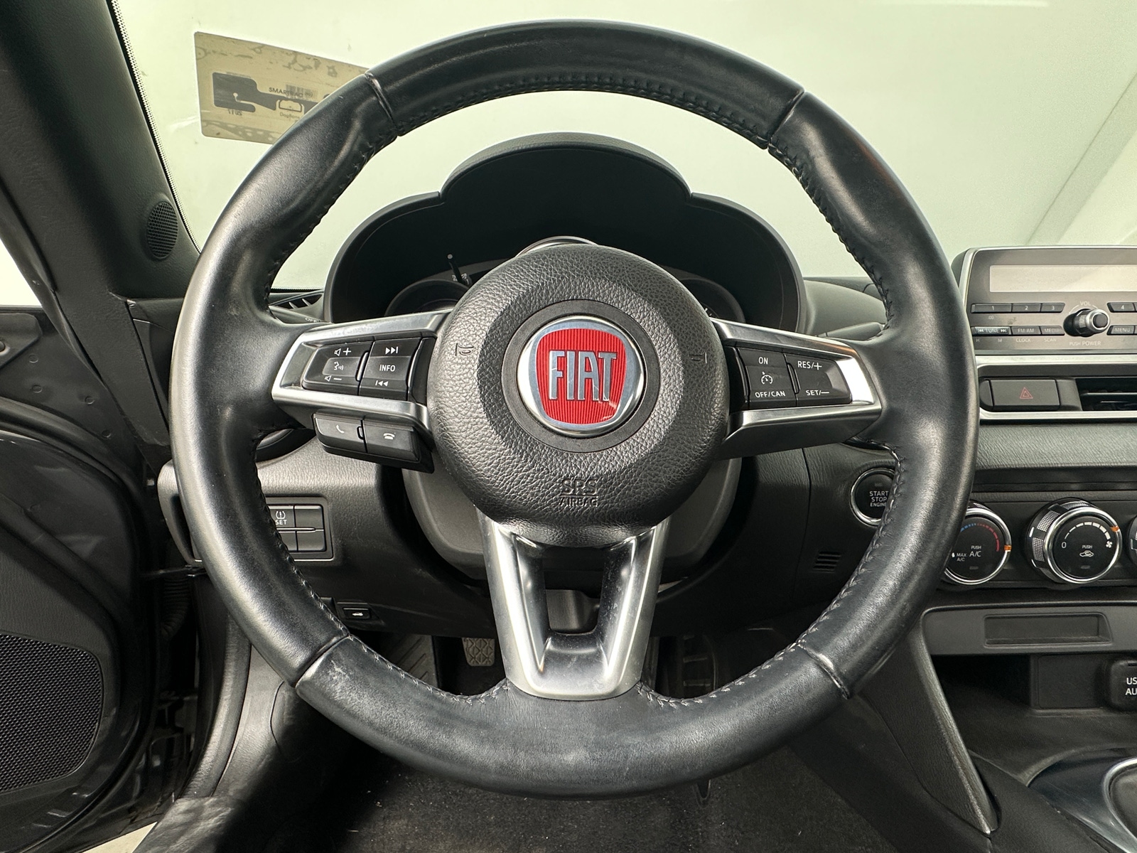 Thumbnail: 2017 Fiat 124 Spider - 5