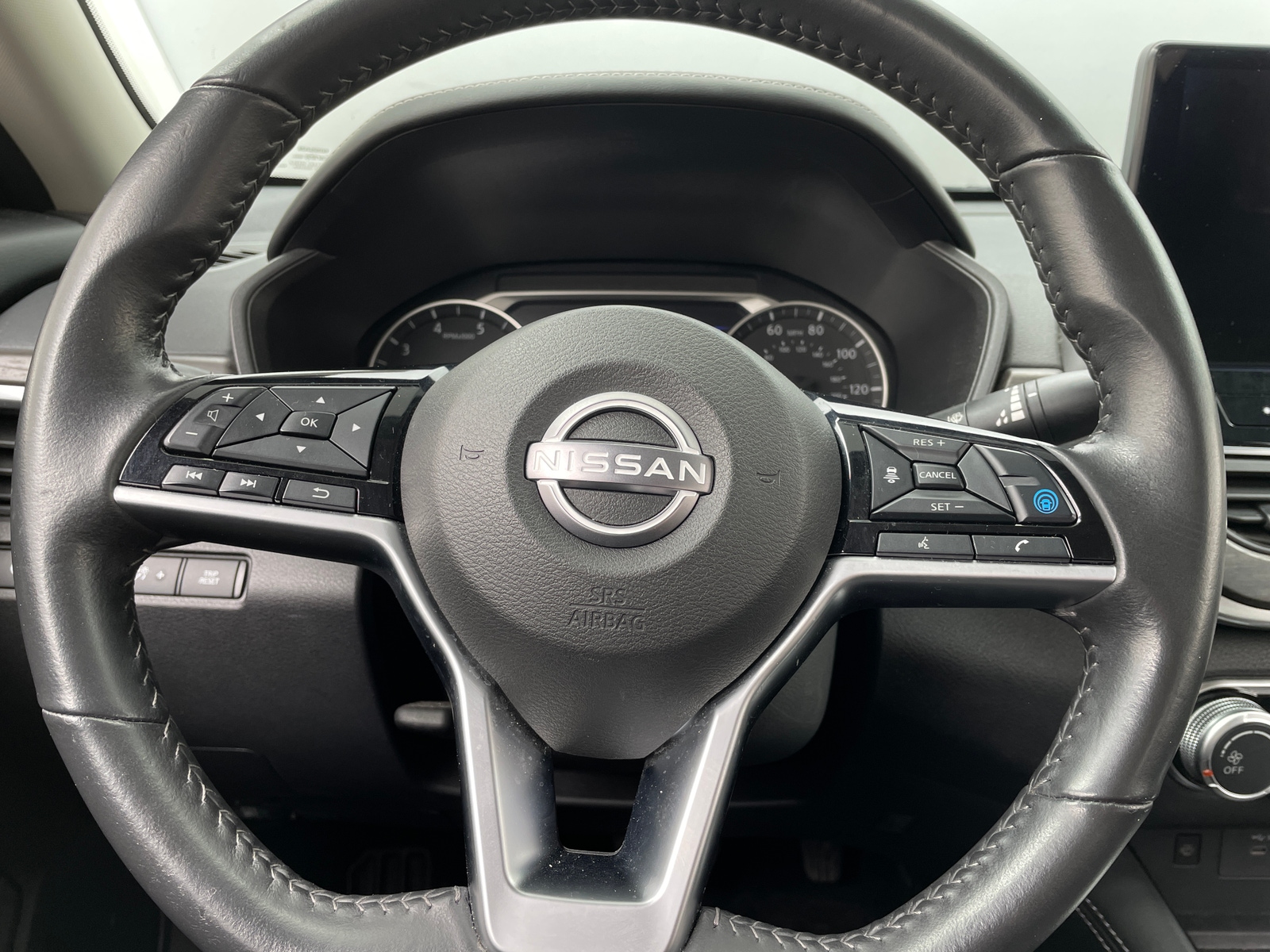 Thumbnail: 2023 Nissan Altima - 5