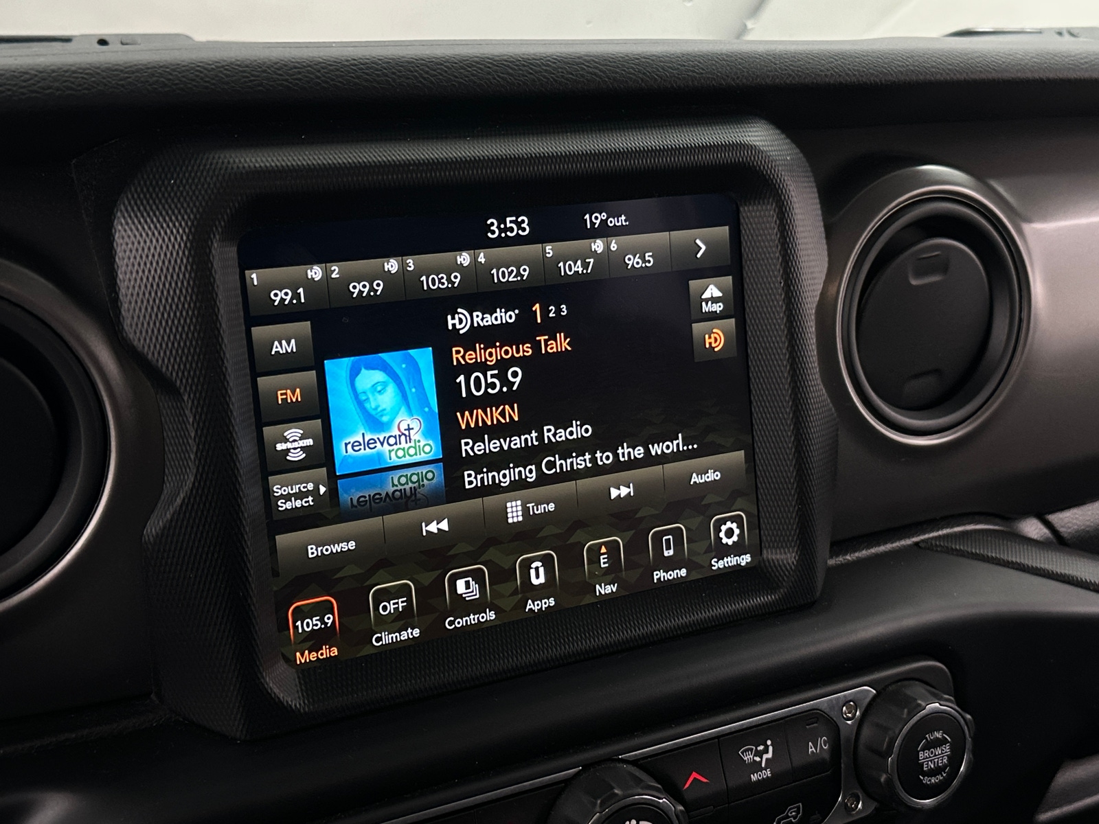 Thumbnail: 2022 Jeep Wrangler - 4