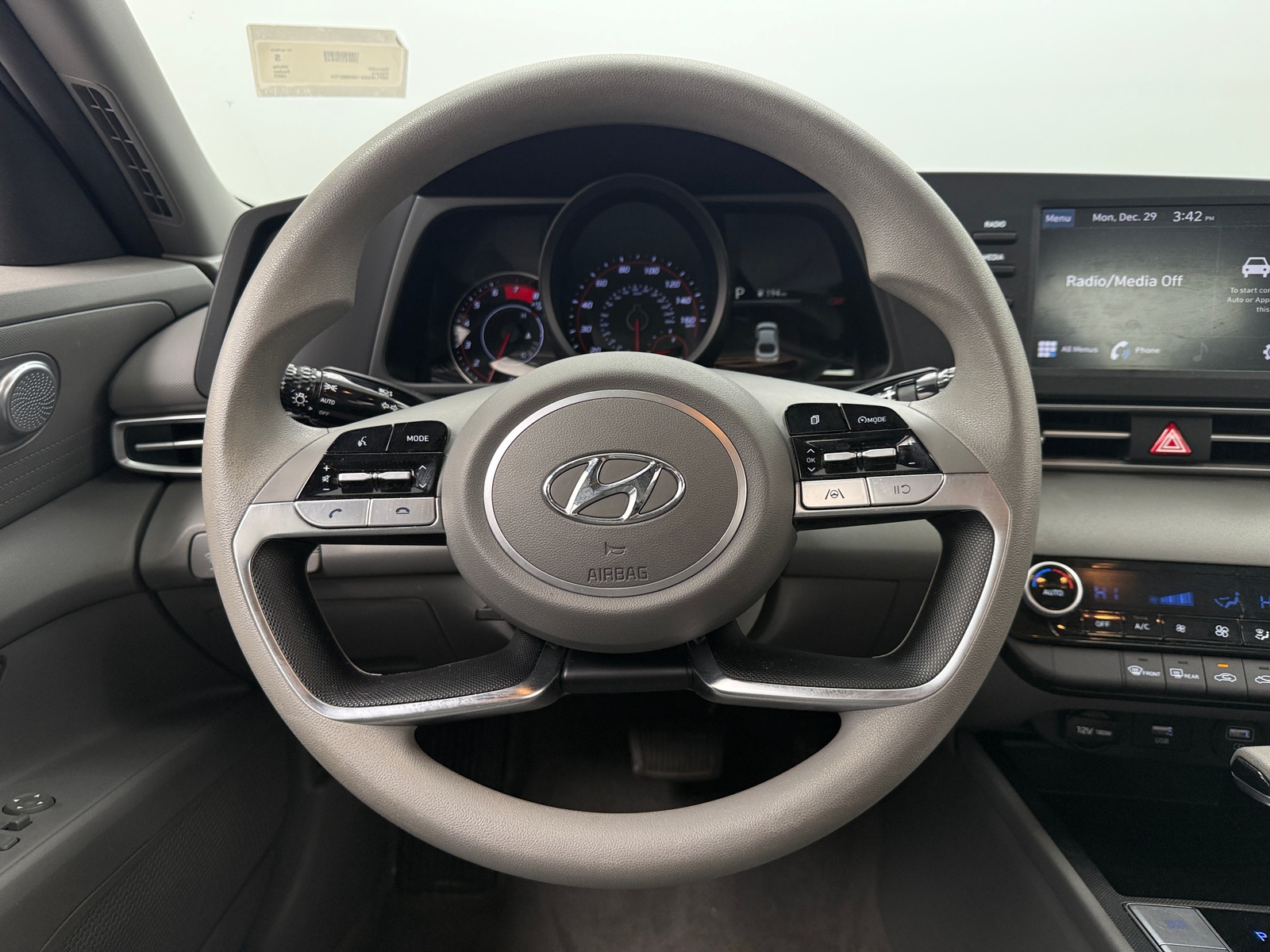 Thumbnail: 2022 Hyundai Elantra - 5